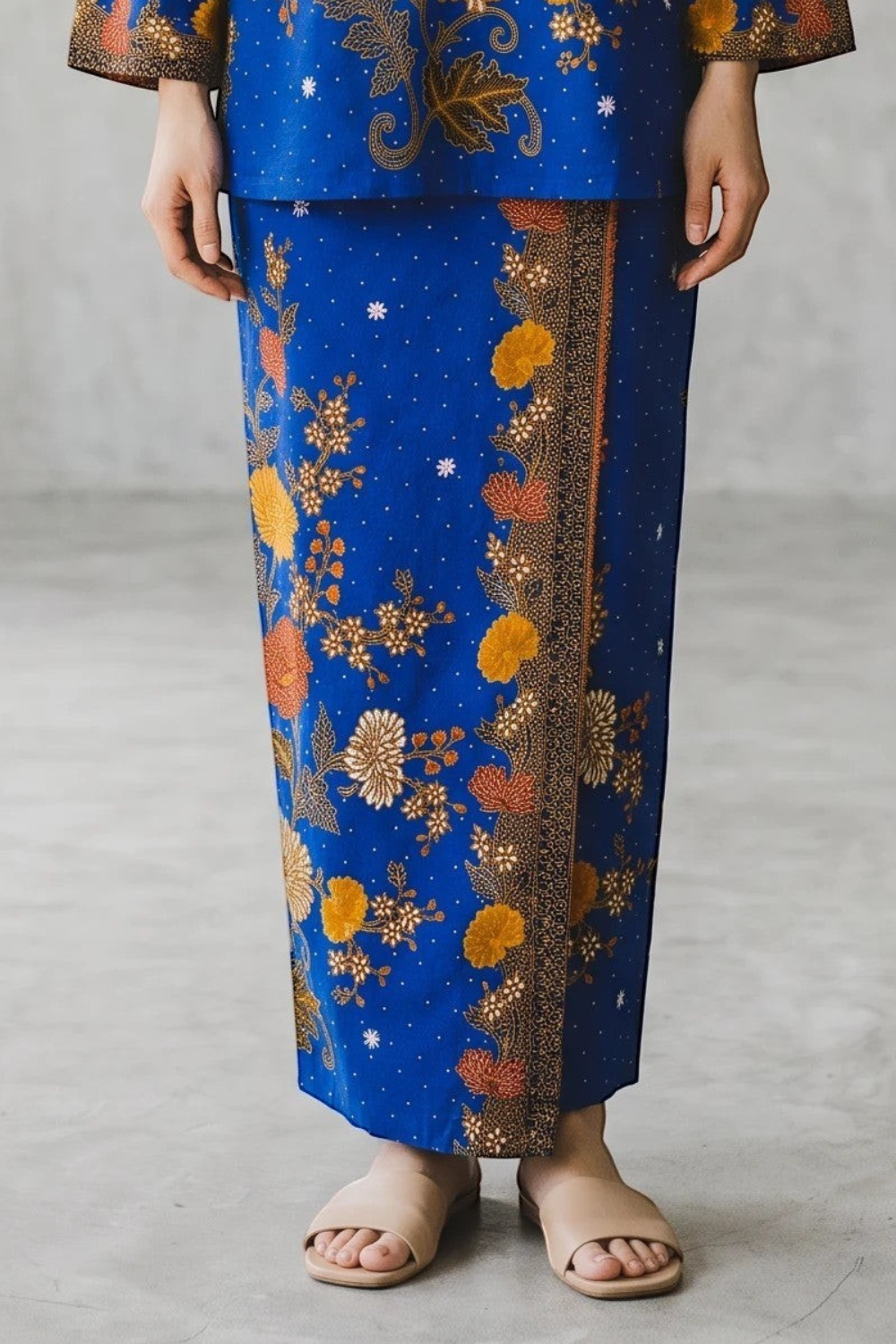 Nayra in Royal Blue