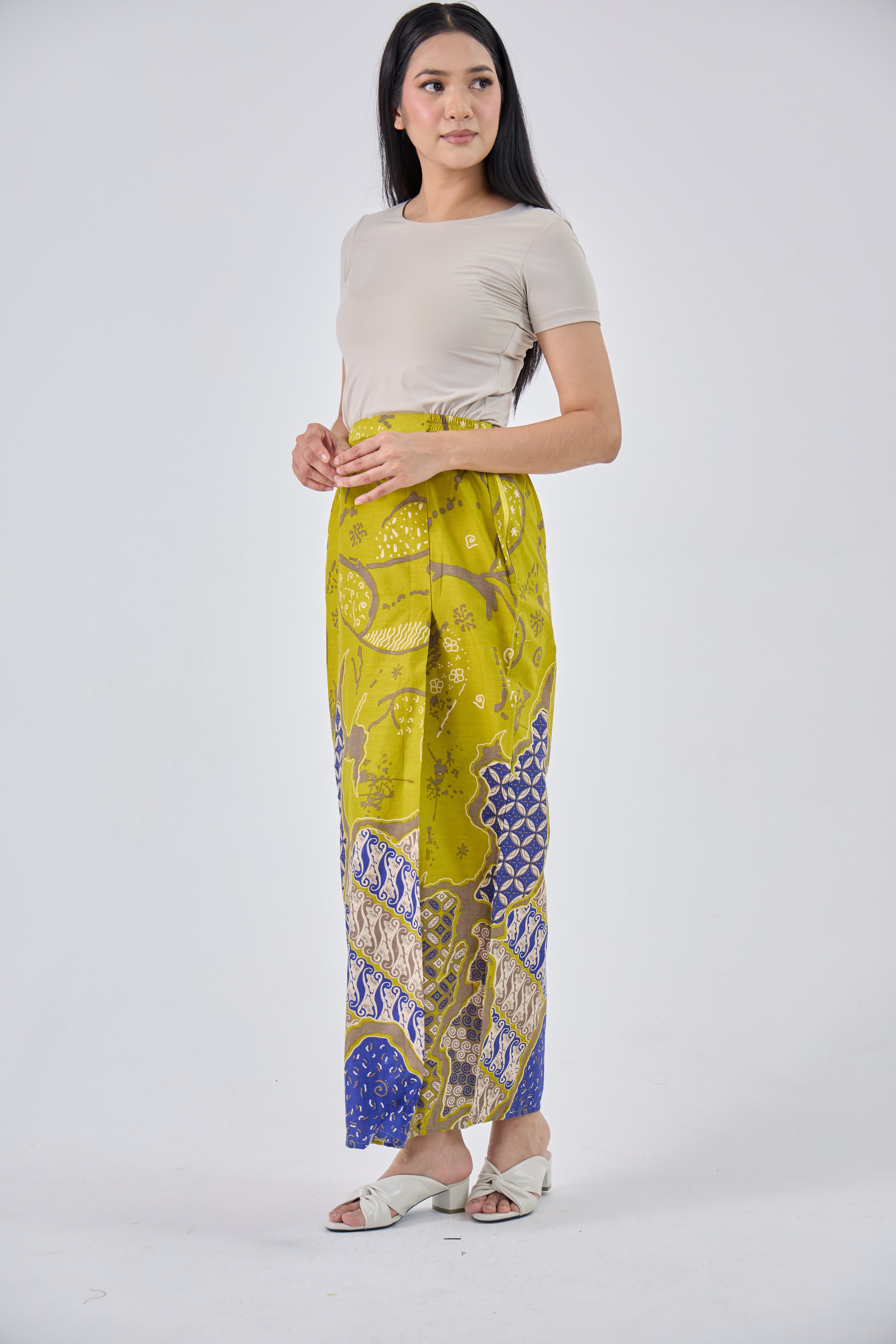 Mirah in Yellow