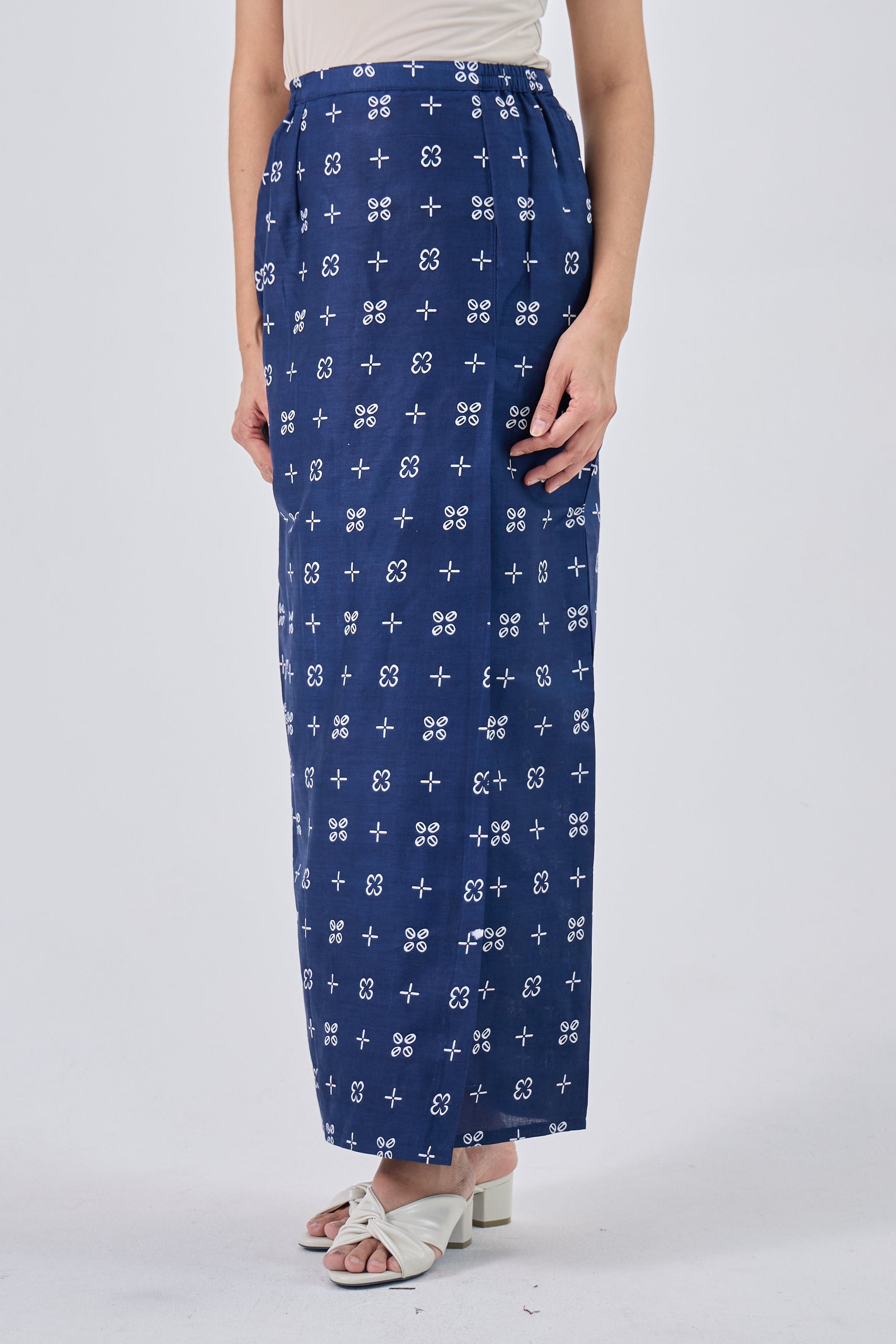 Murni in Blue