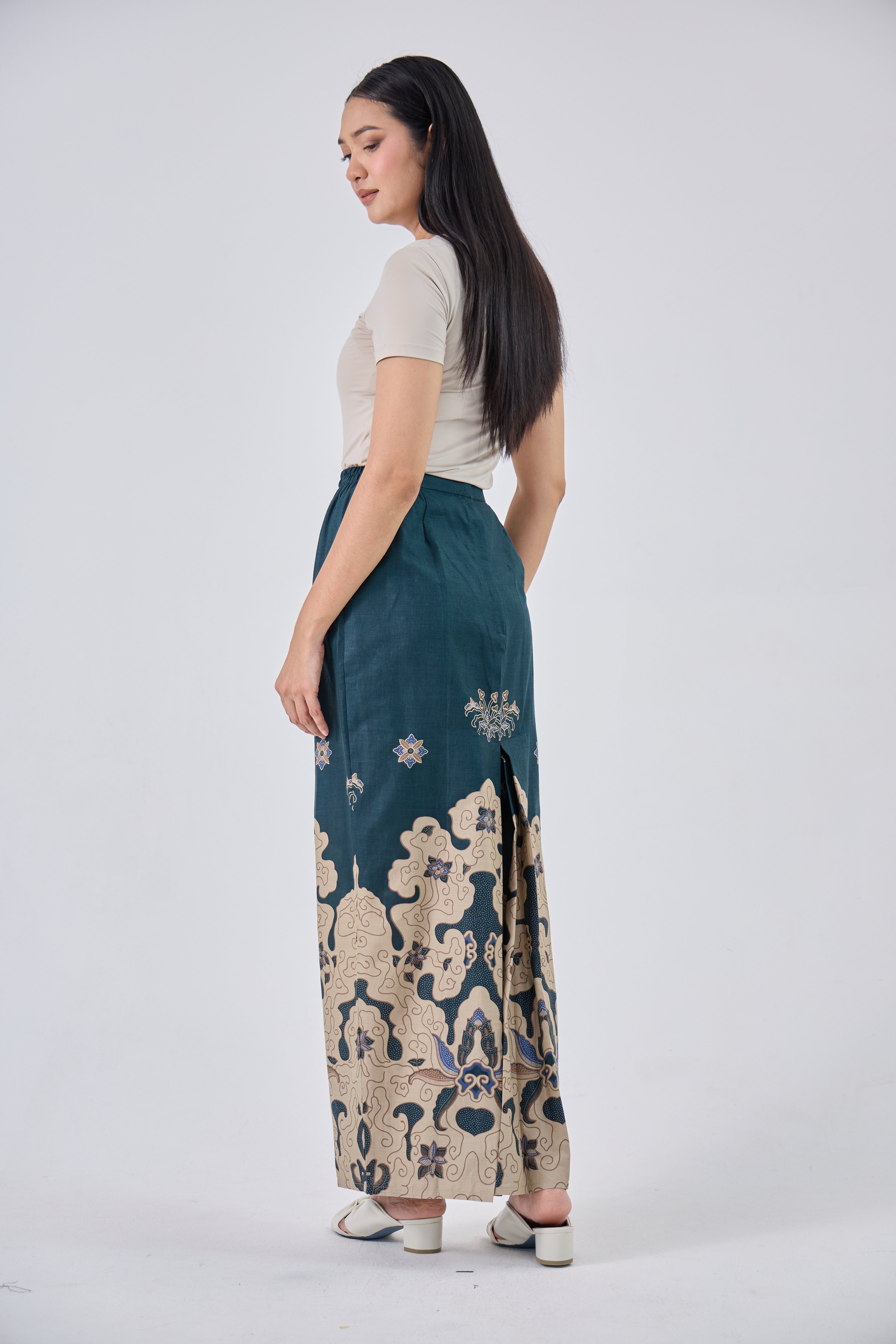 Muna in Green