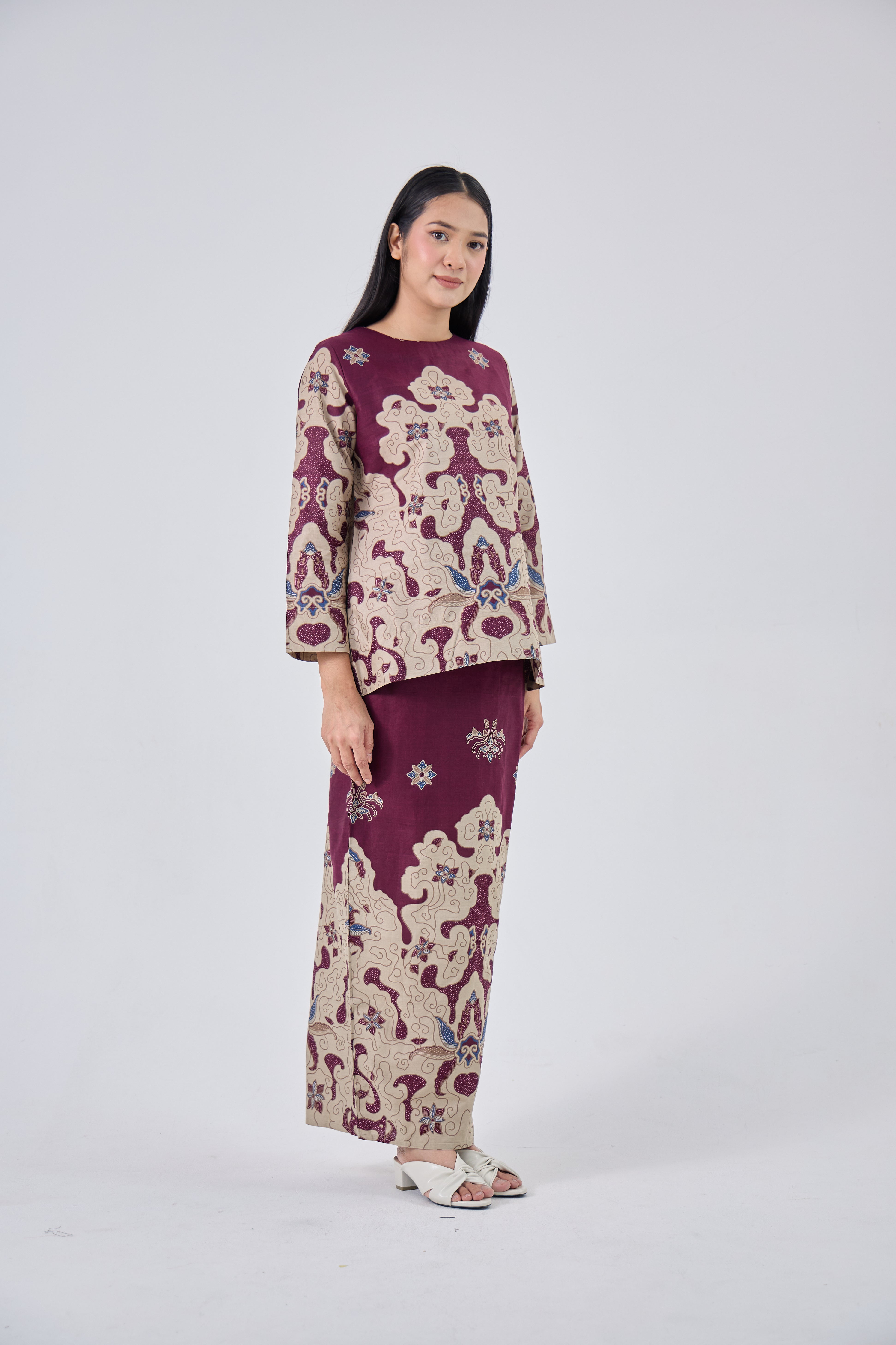 Muna in Purple
