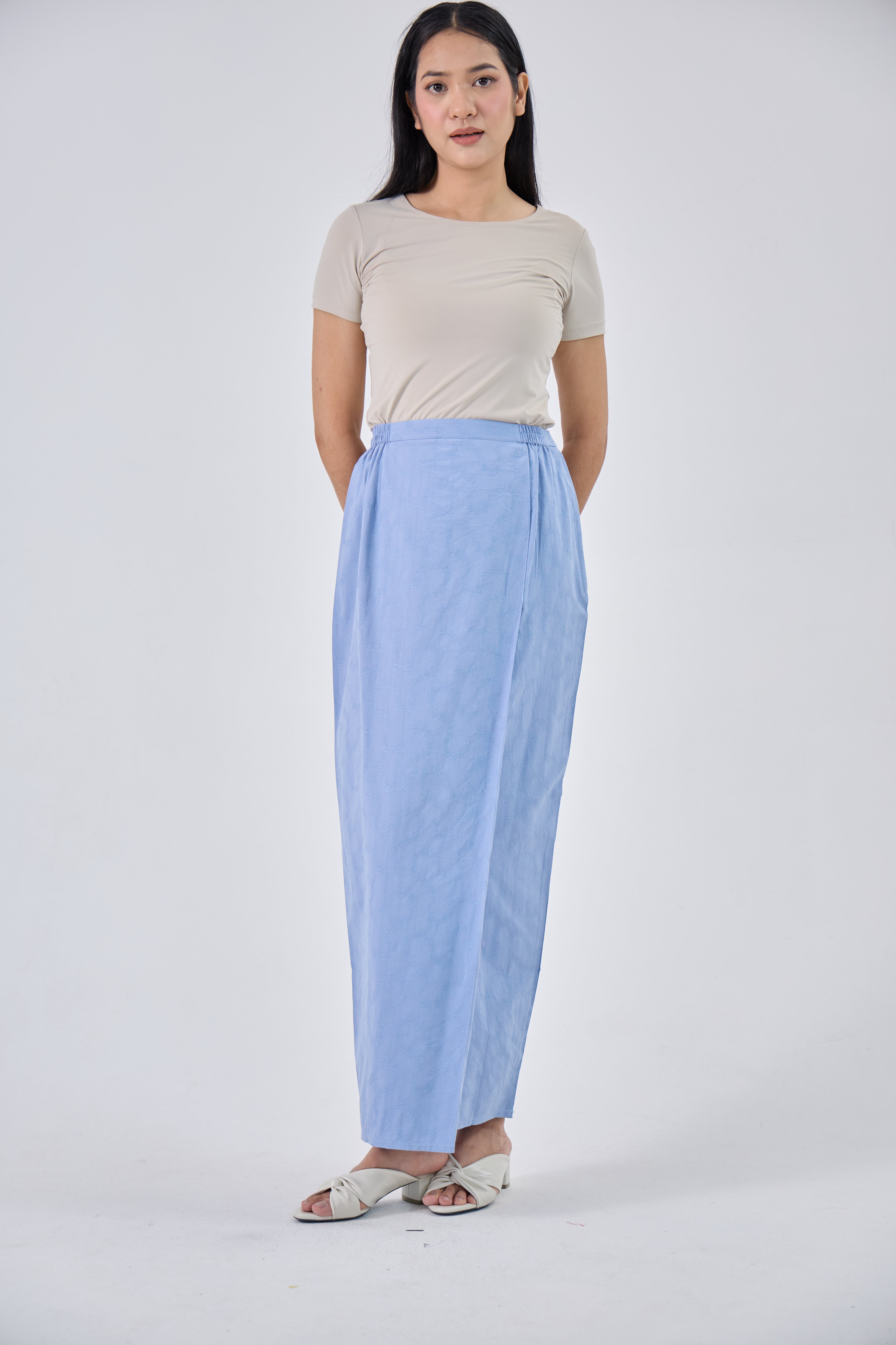 Liana in Blue