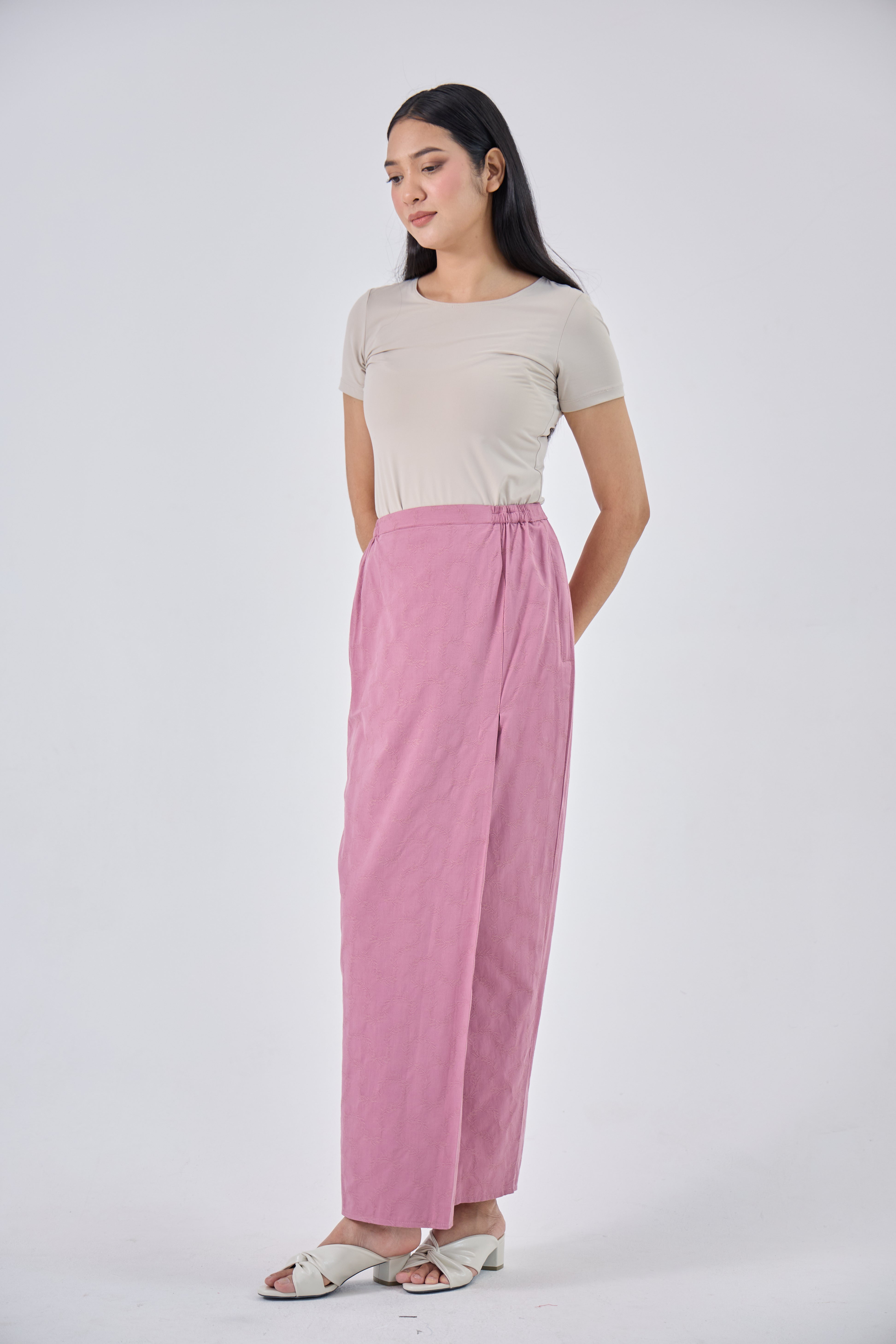 Liana in Pink