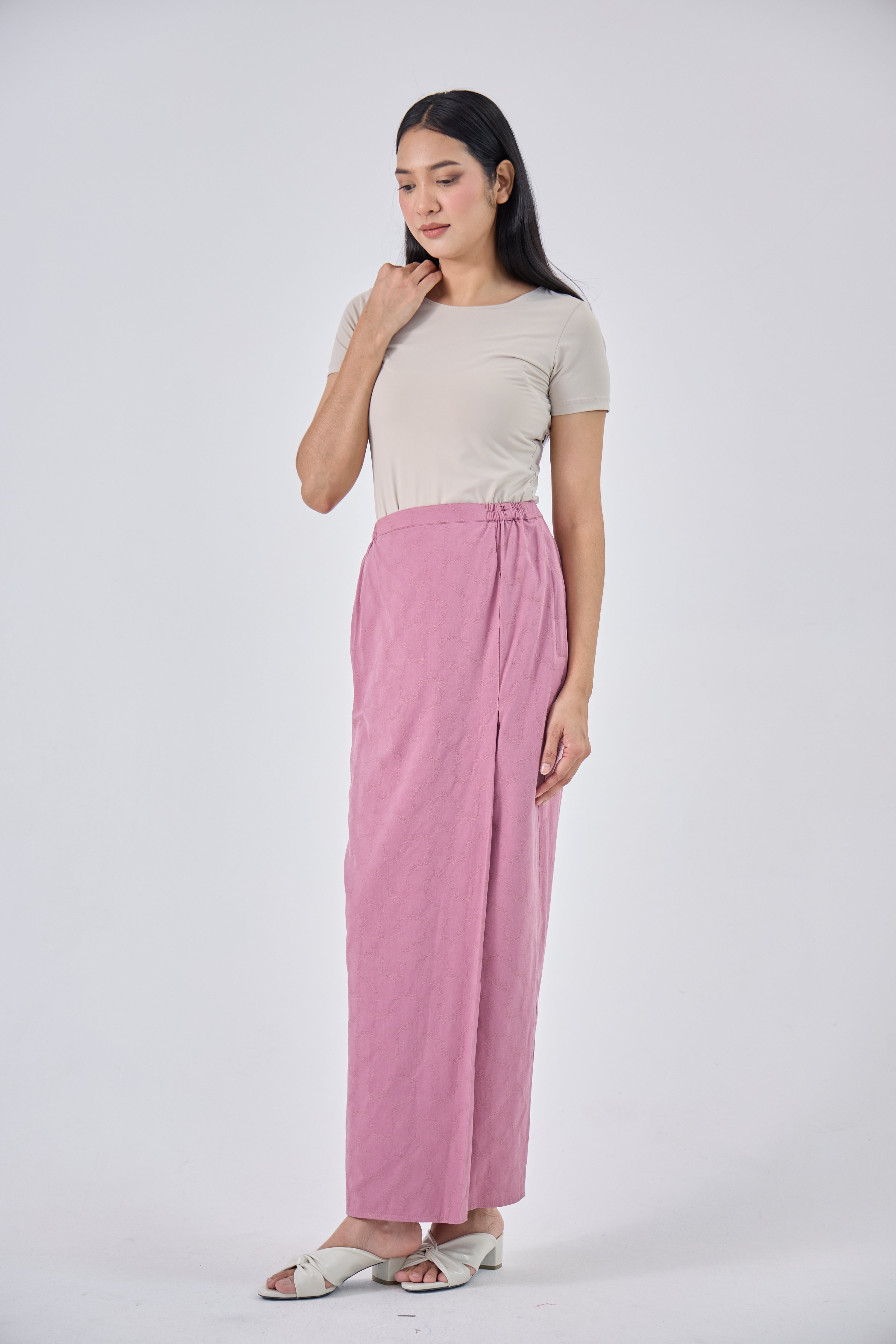 Liana in Pink