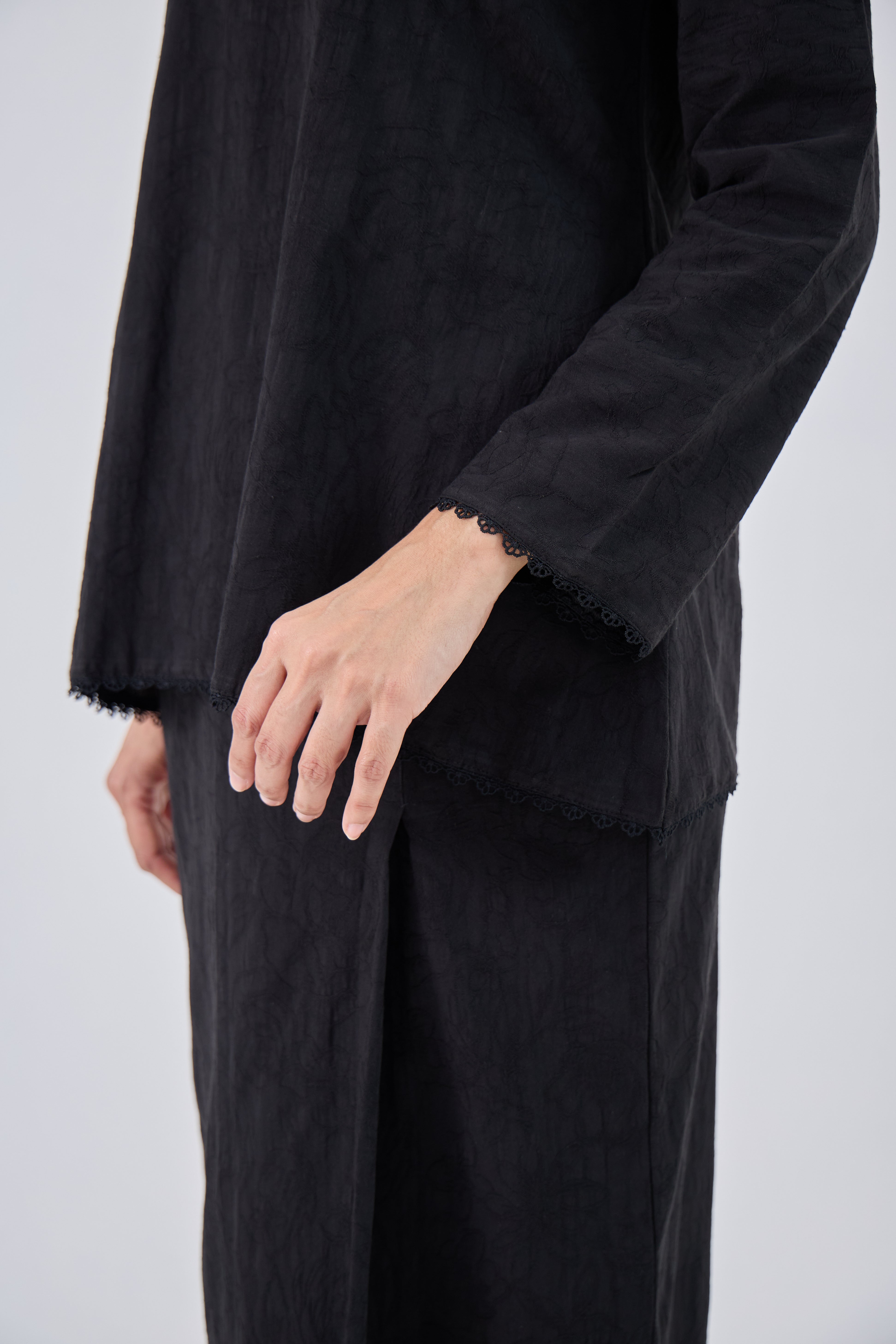 Laili in Black