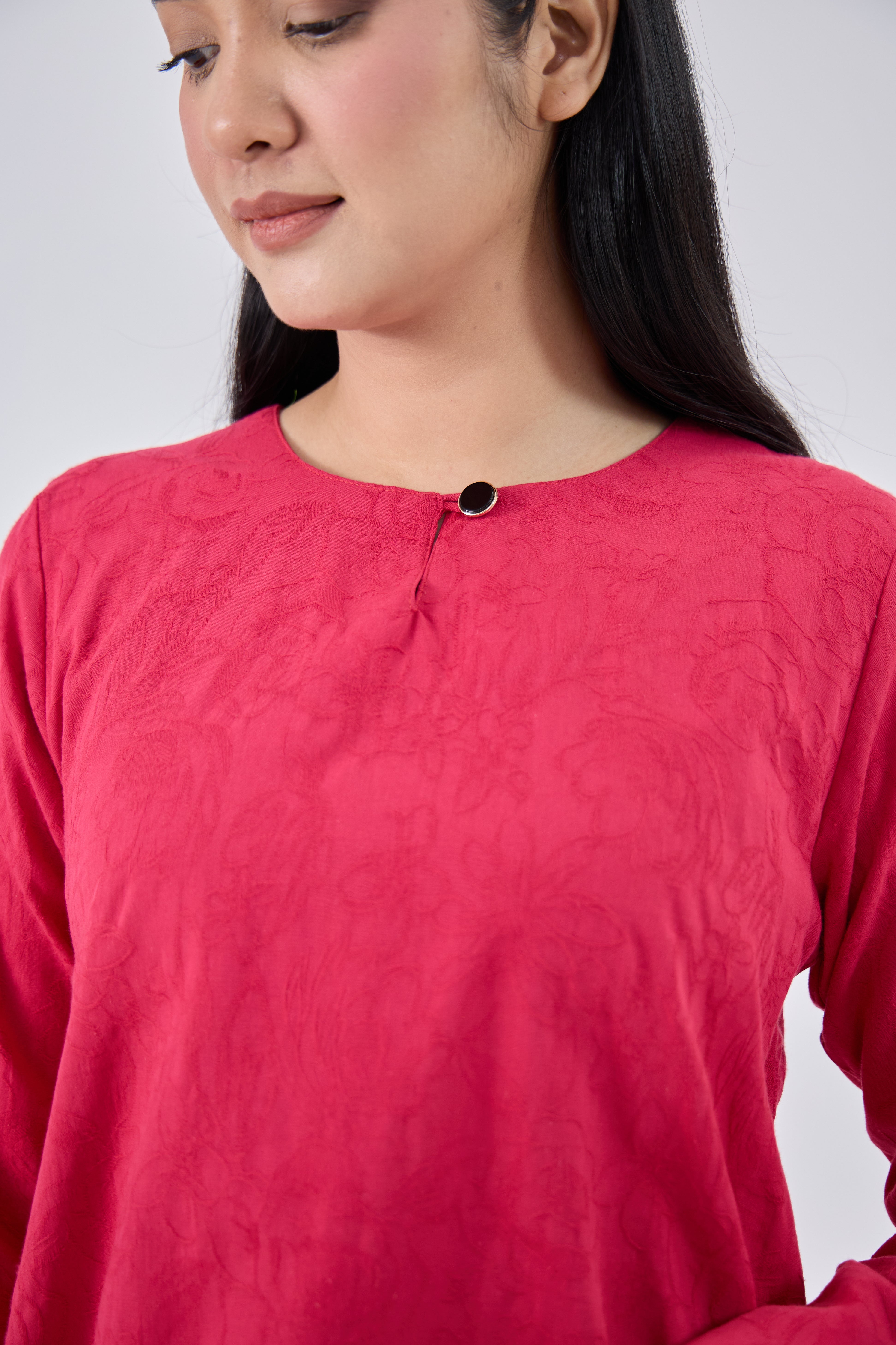 Laili in Red