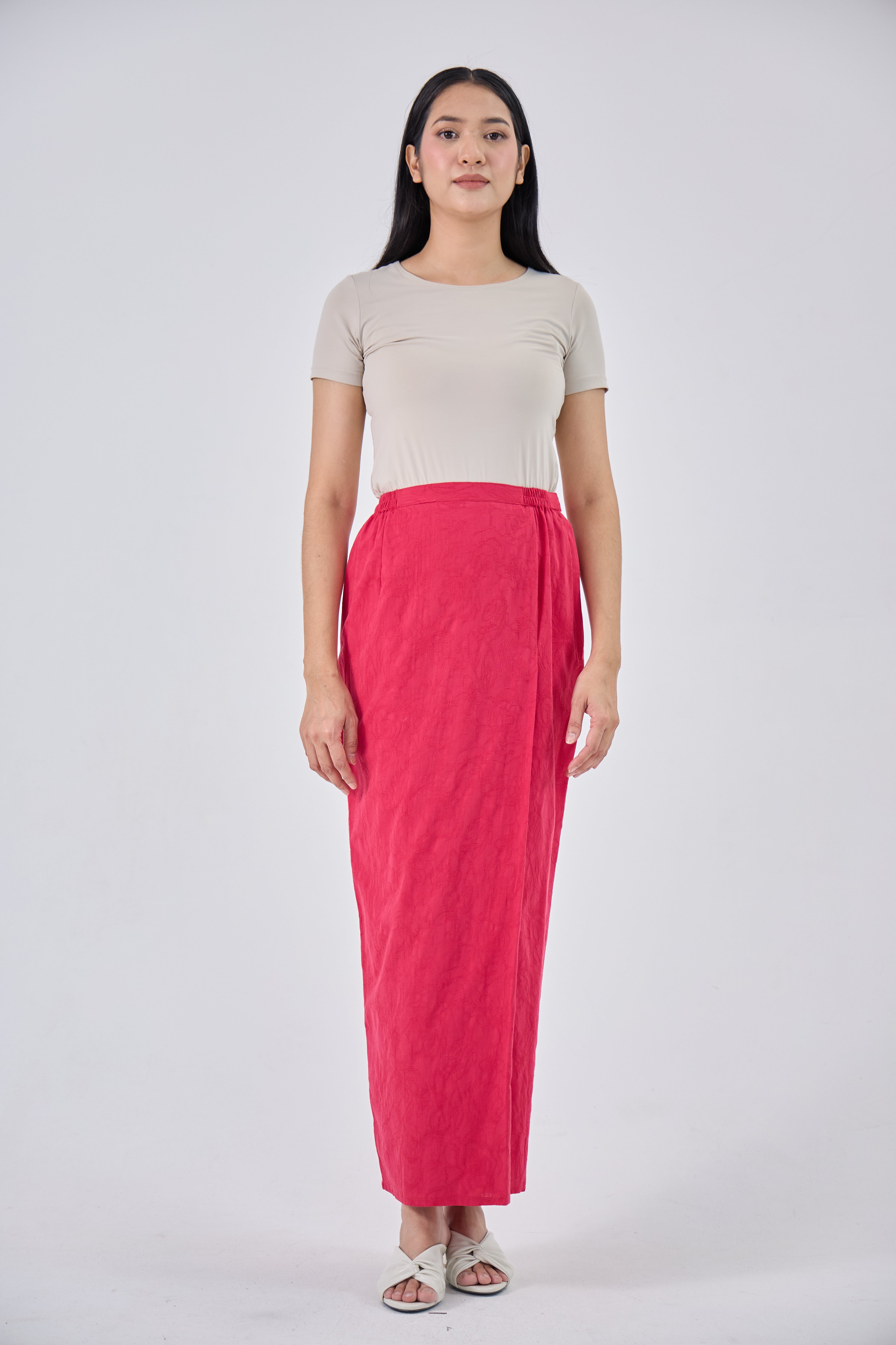 Laili in Red