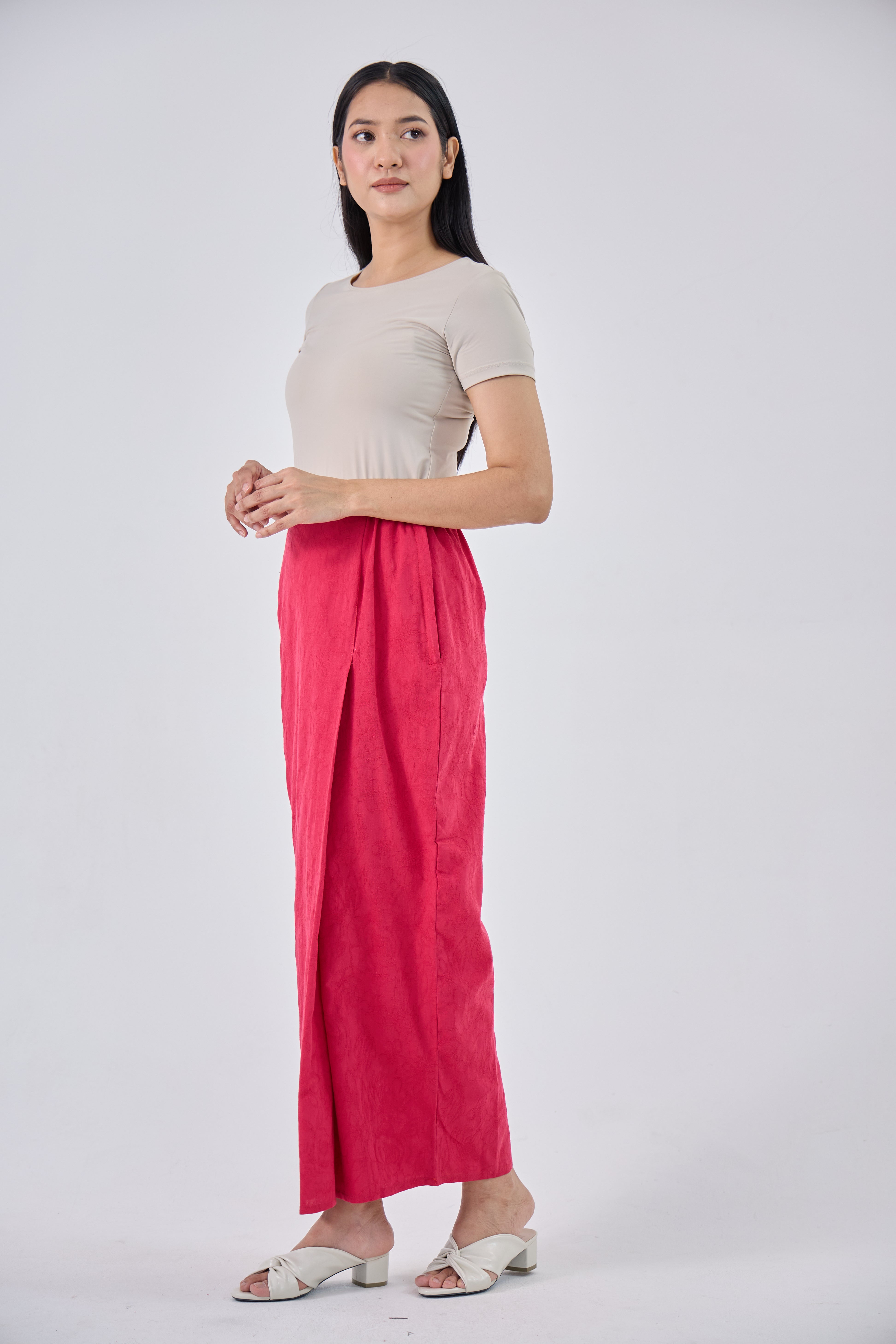Laili in Red