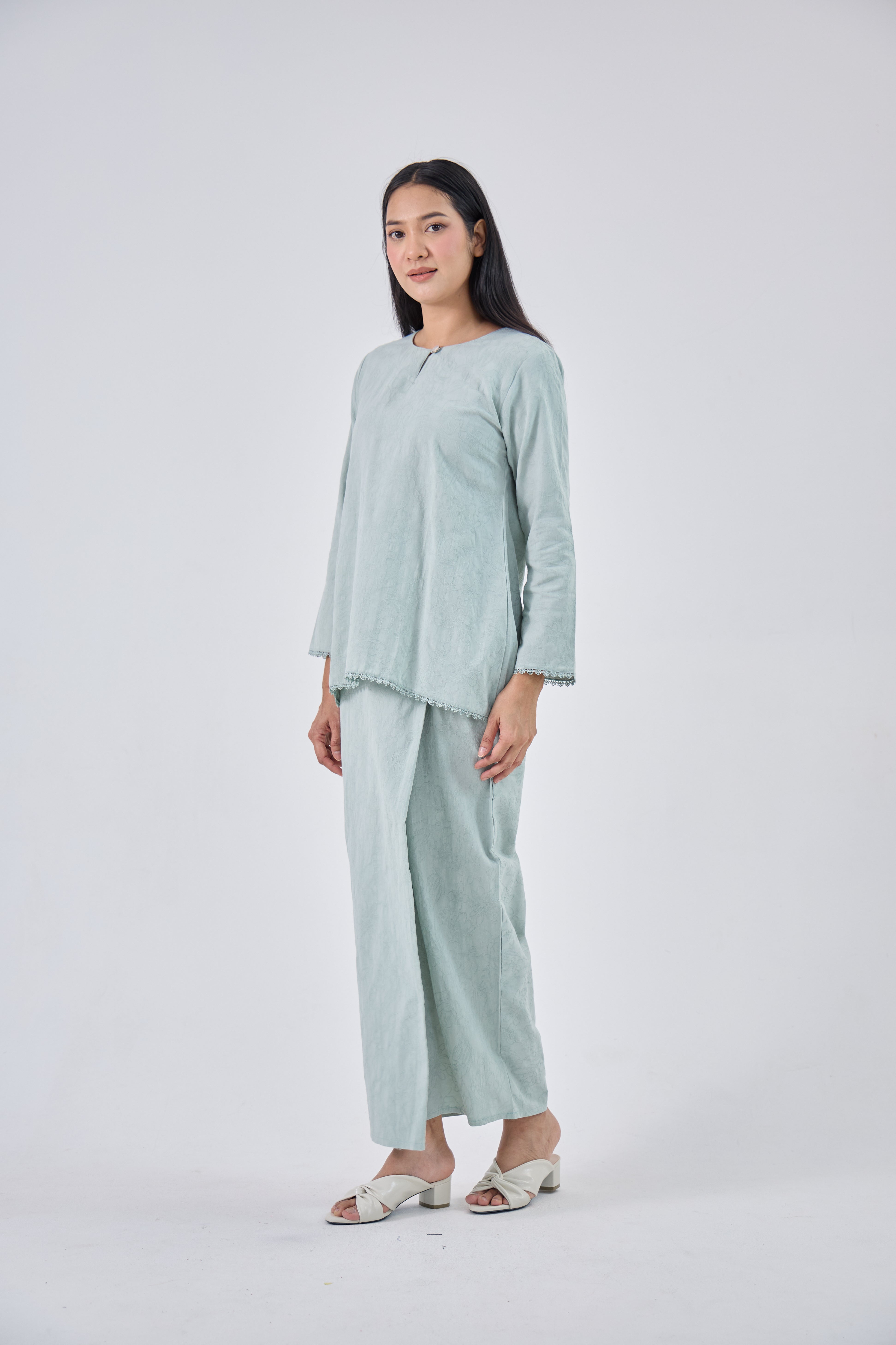Laili in Green