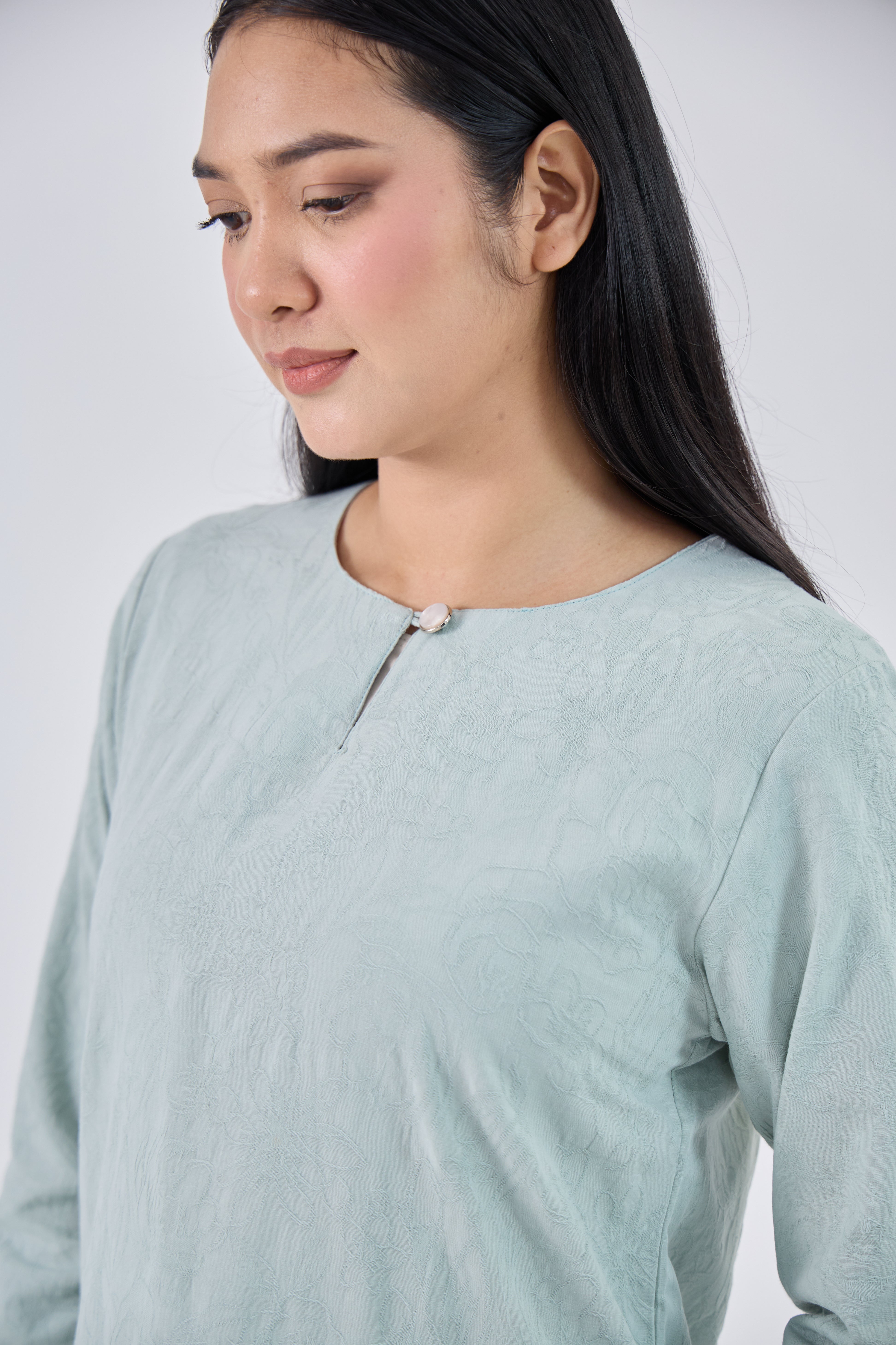 Laili in Green