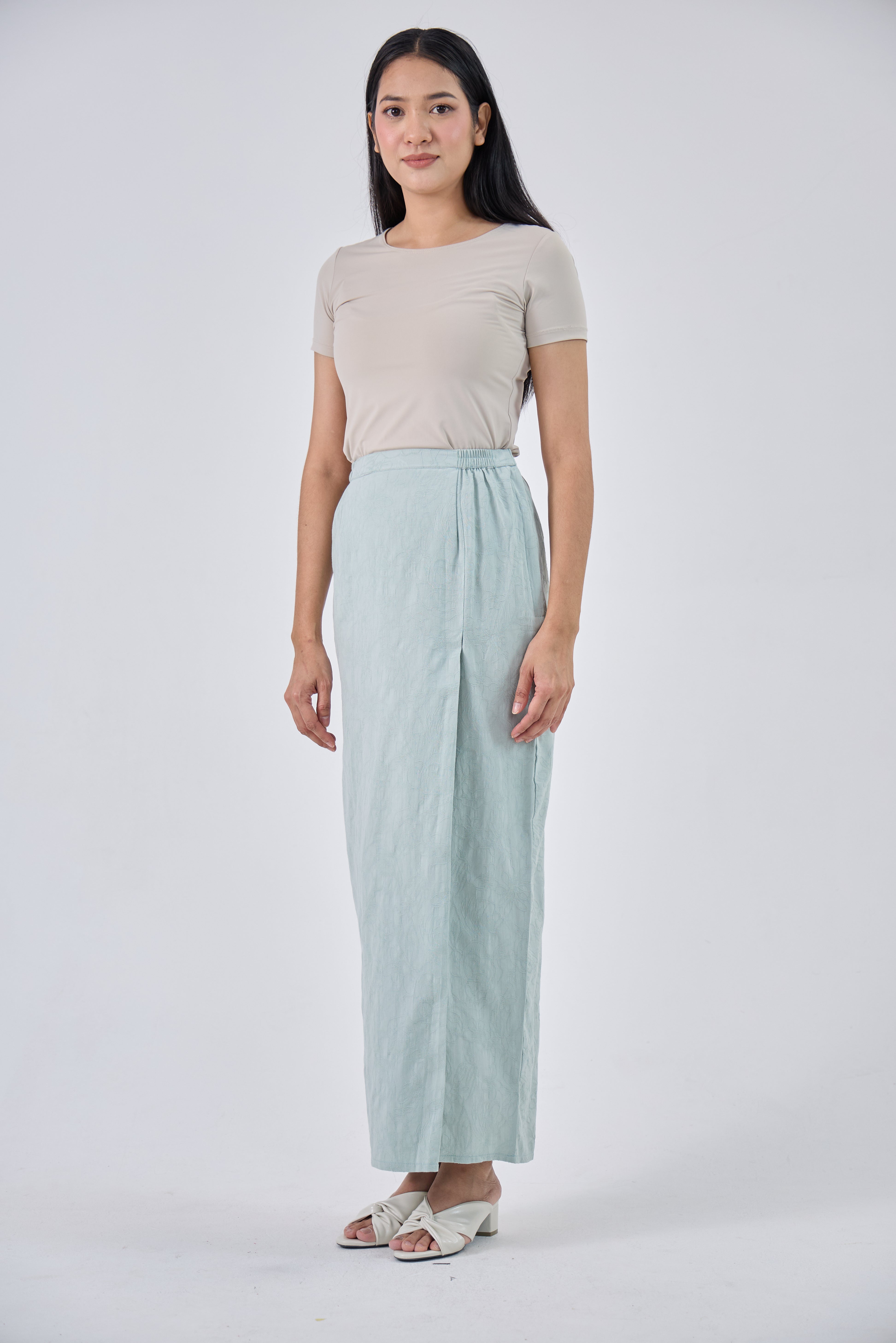 Laili in Green