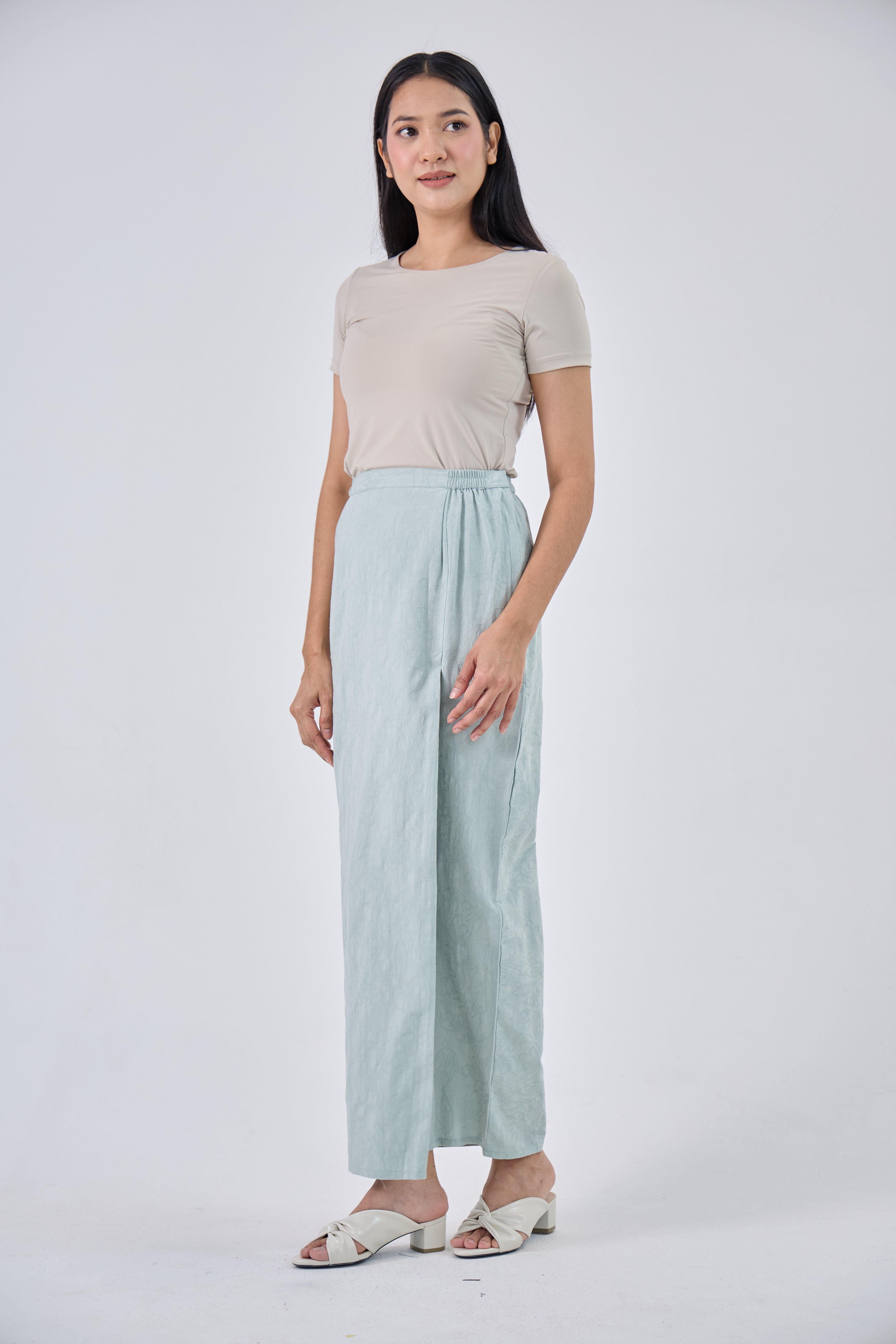 Laili in Green