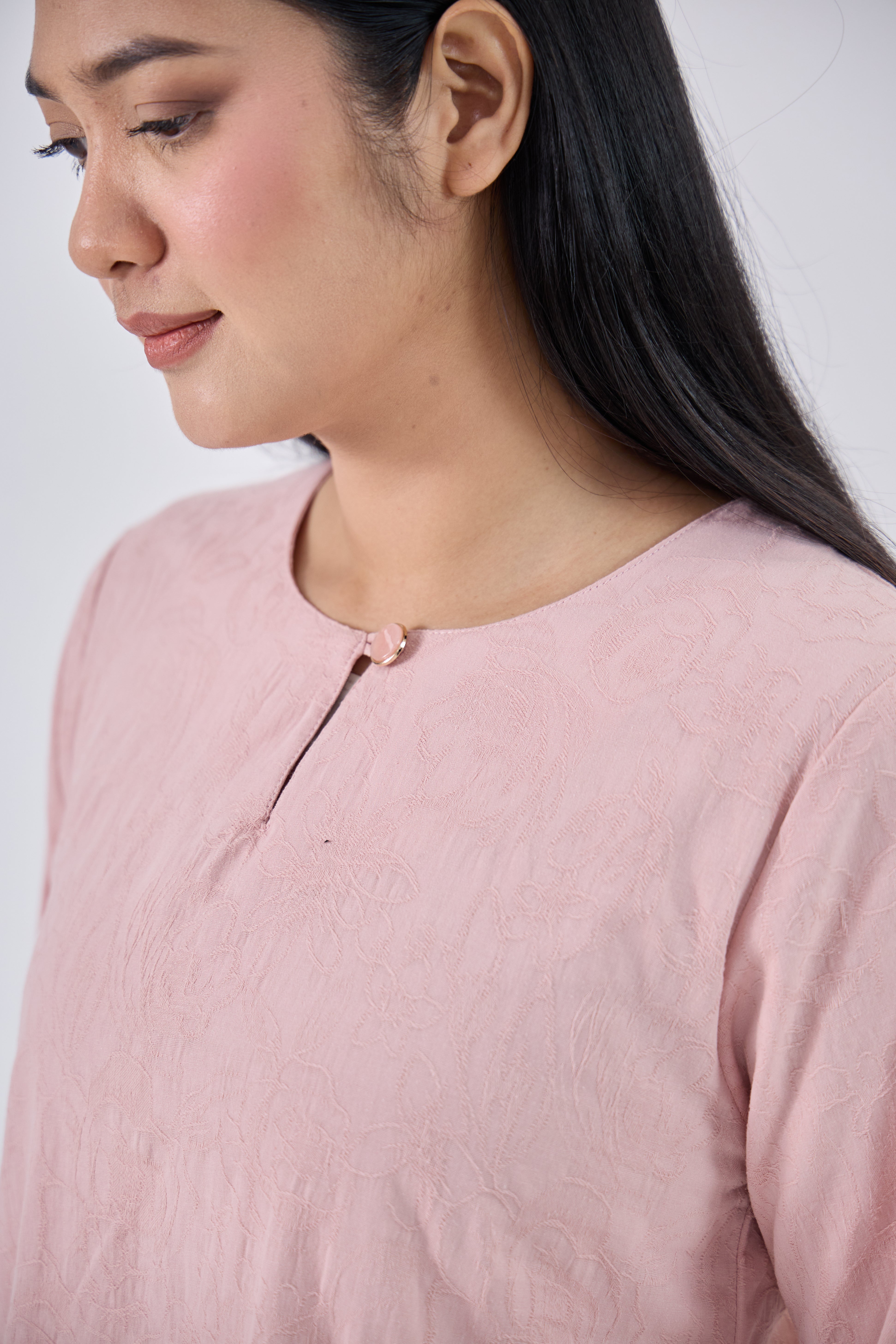 Laili in Pink