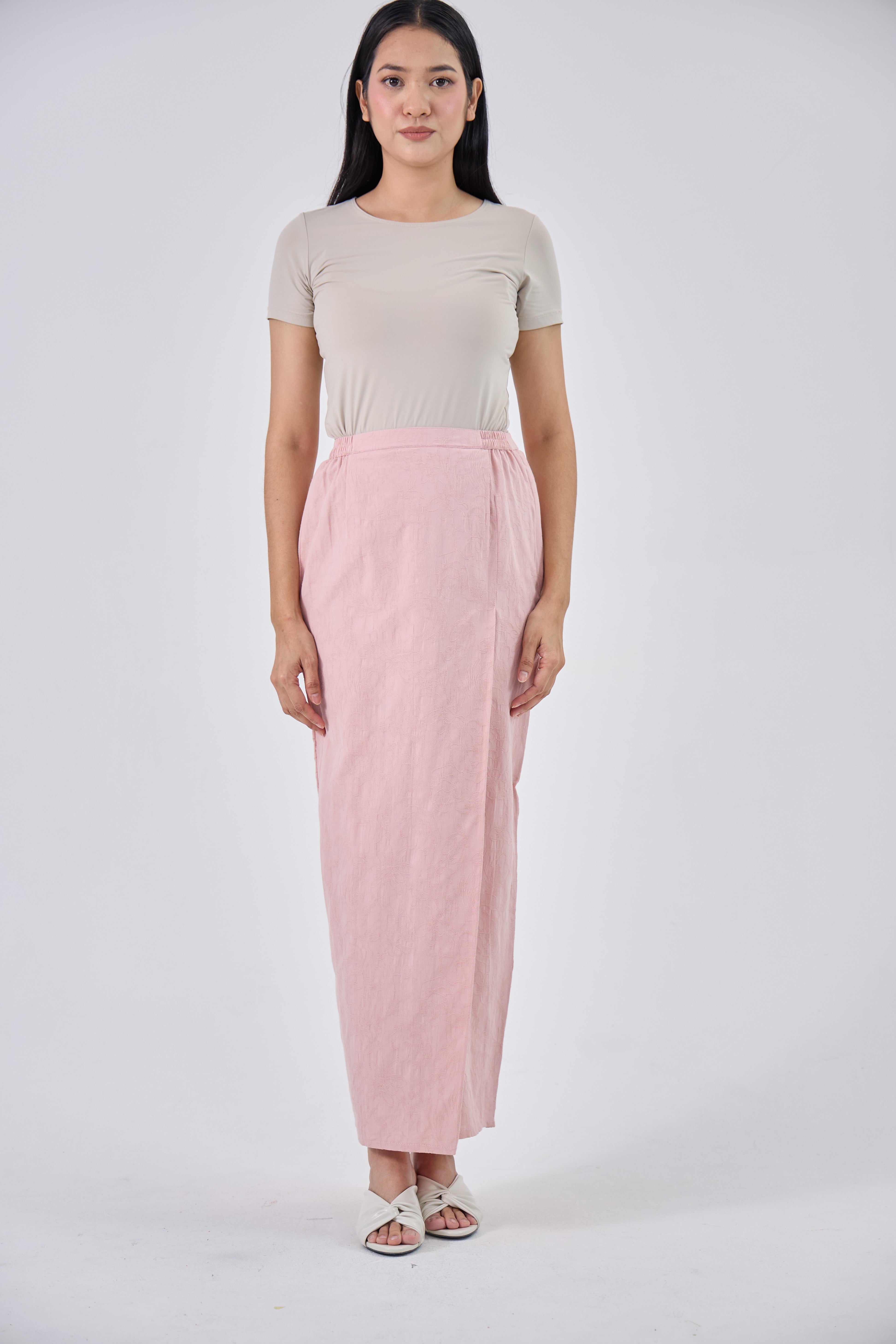 Laili in Pink