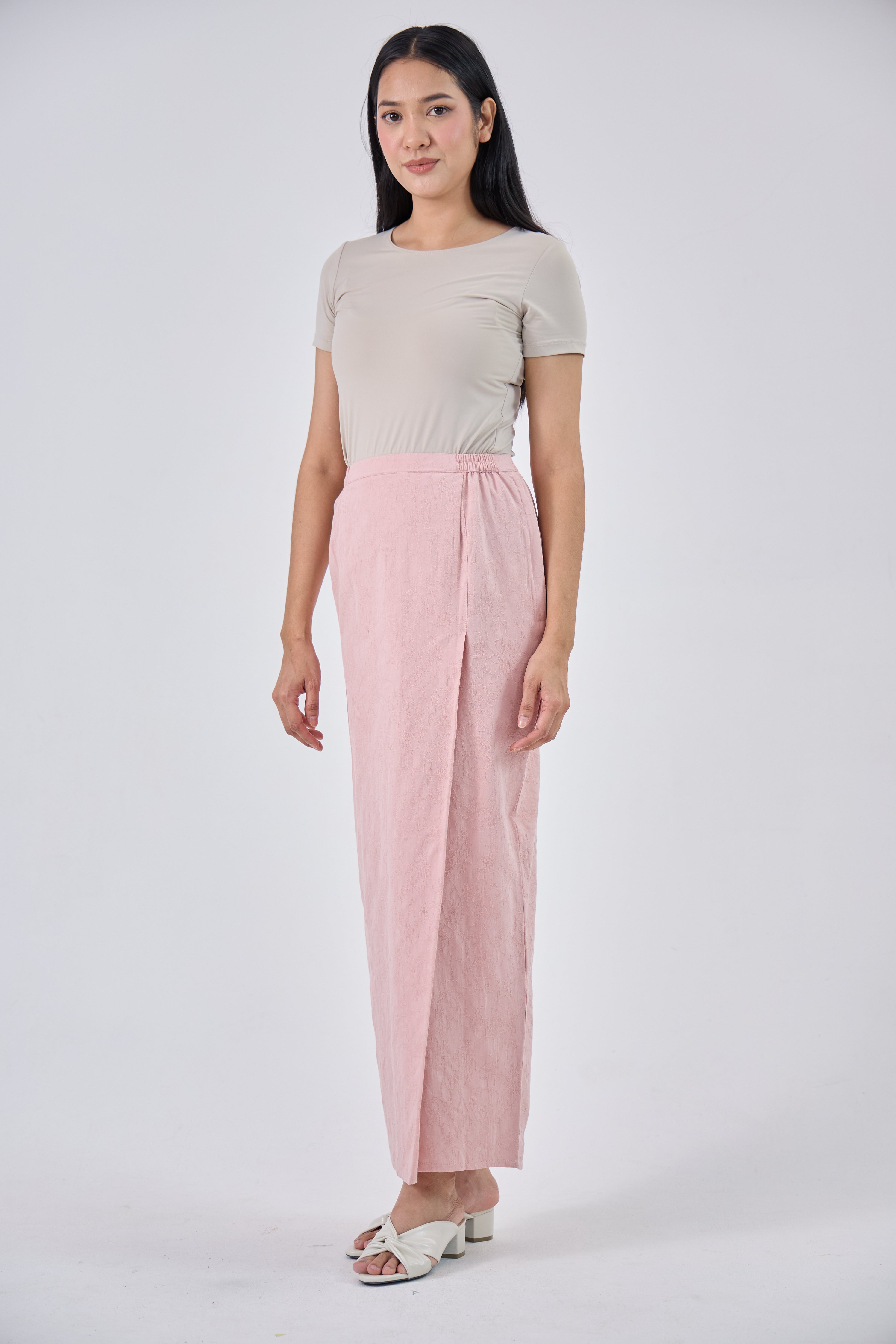 Laili in Pink