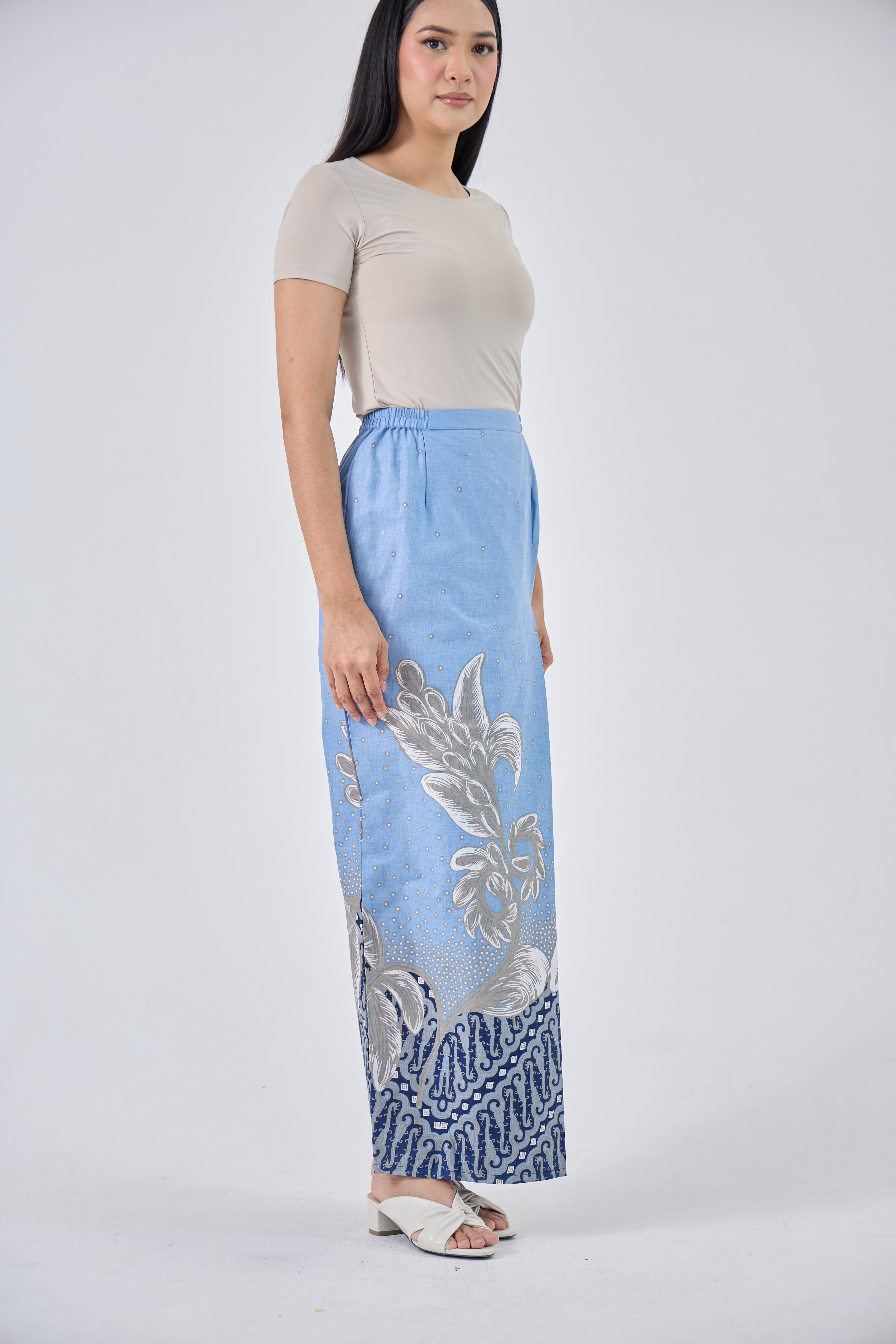 Masayu in Blue