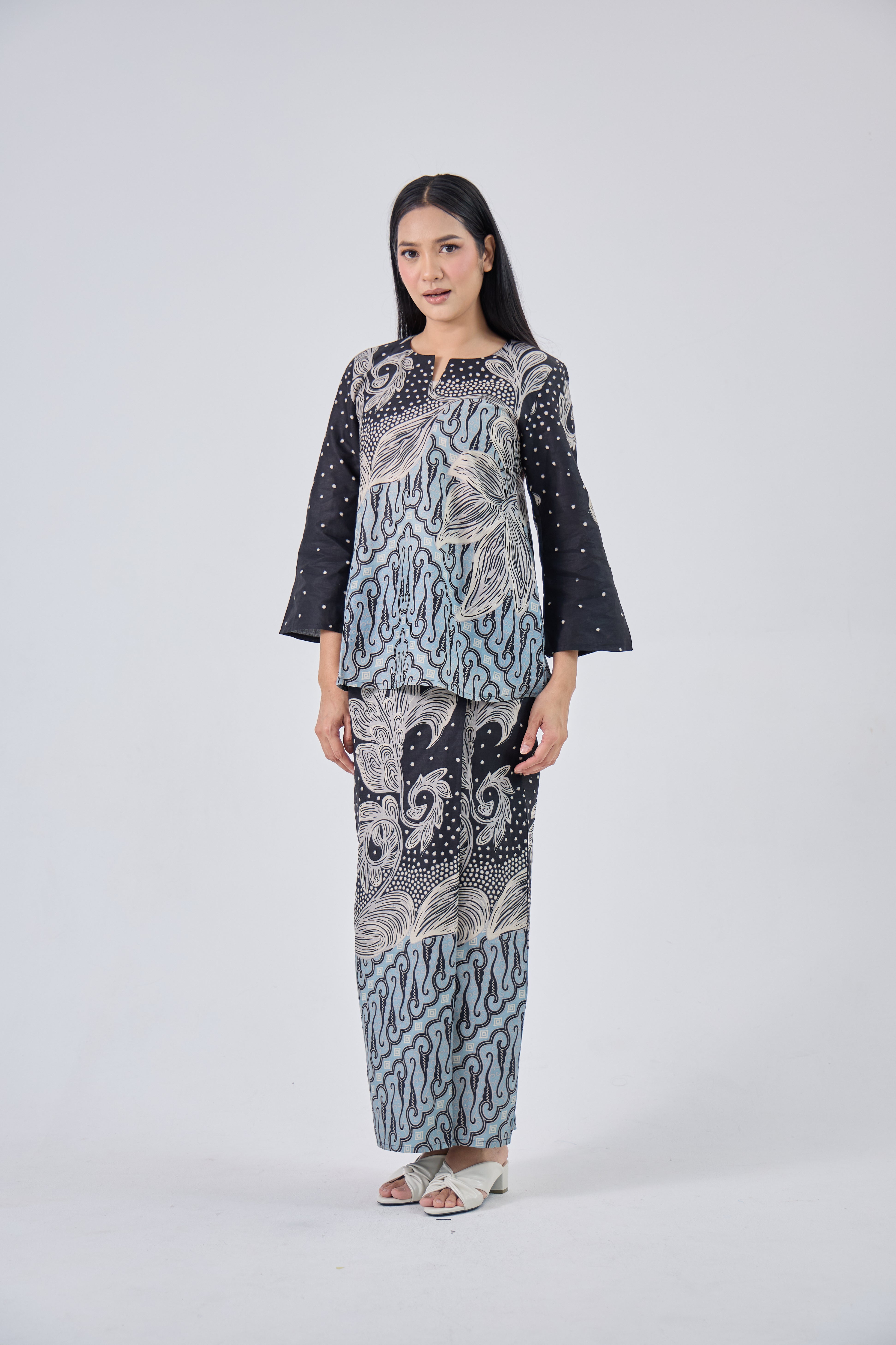 Masayu in Black