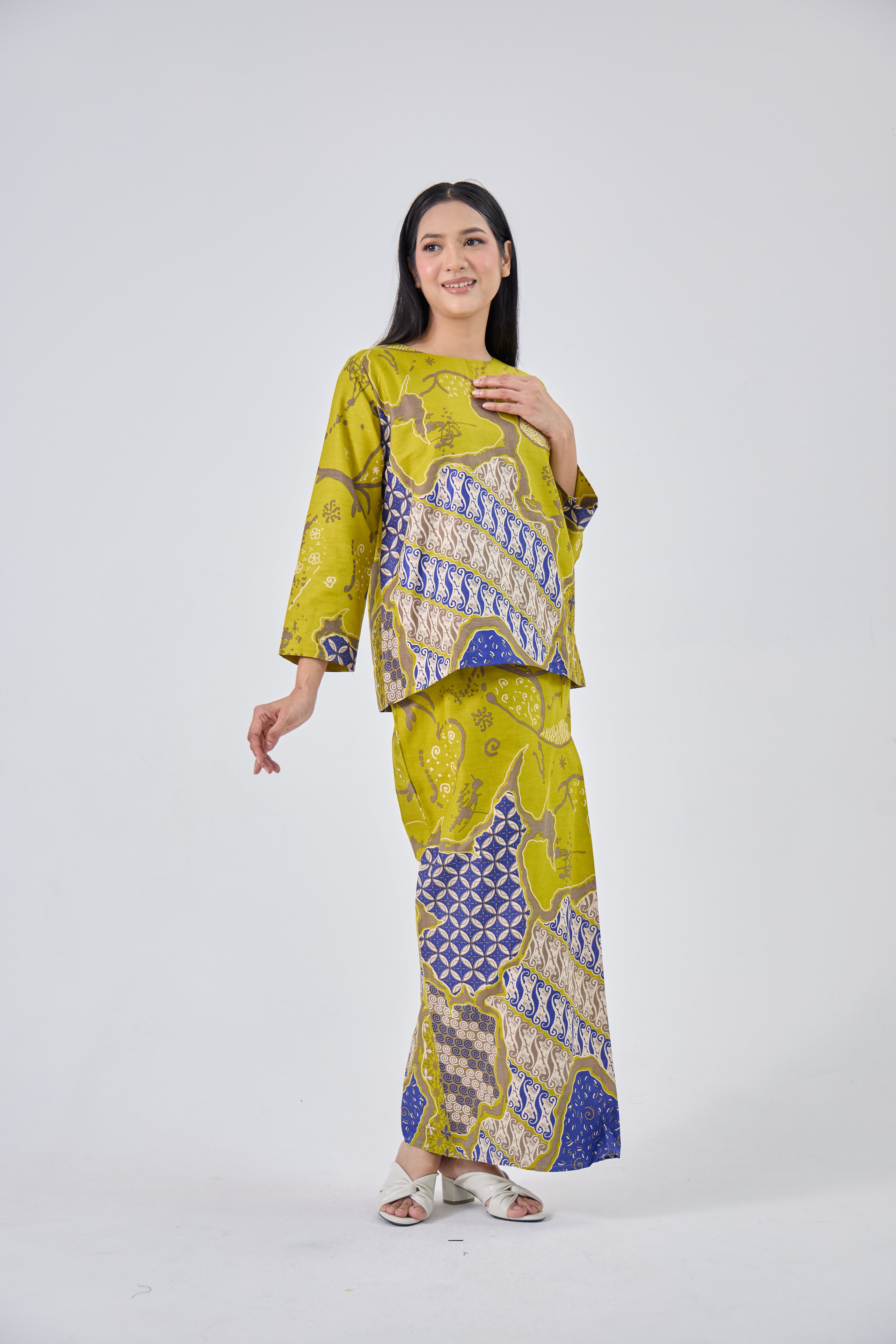 Mirah in Yellow