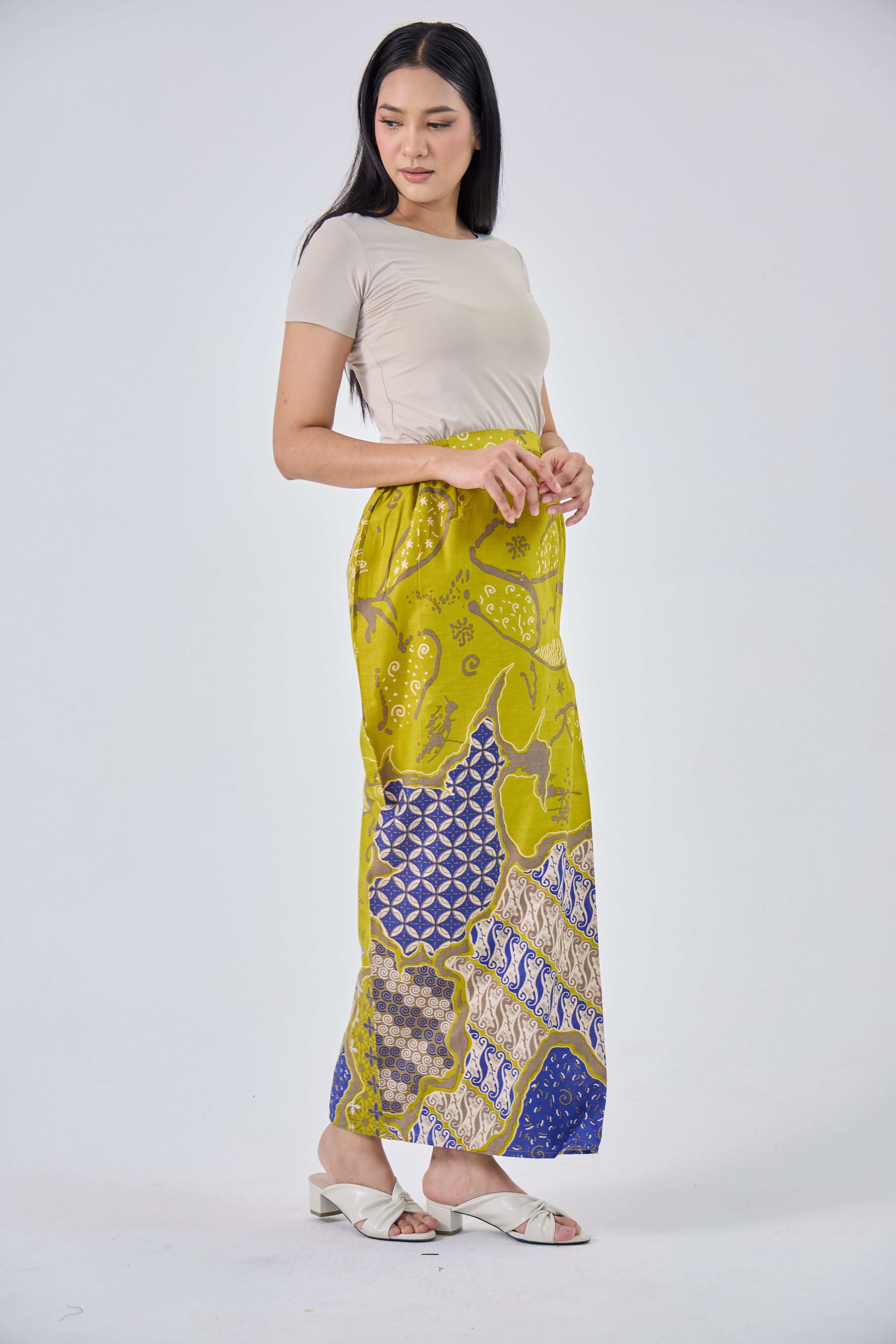 Mirah in Yellow