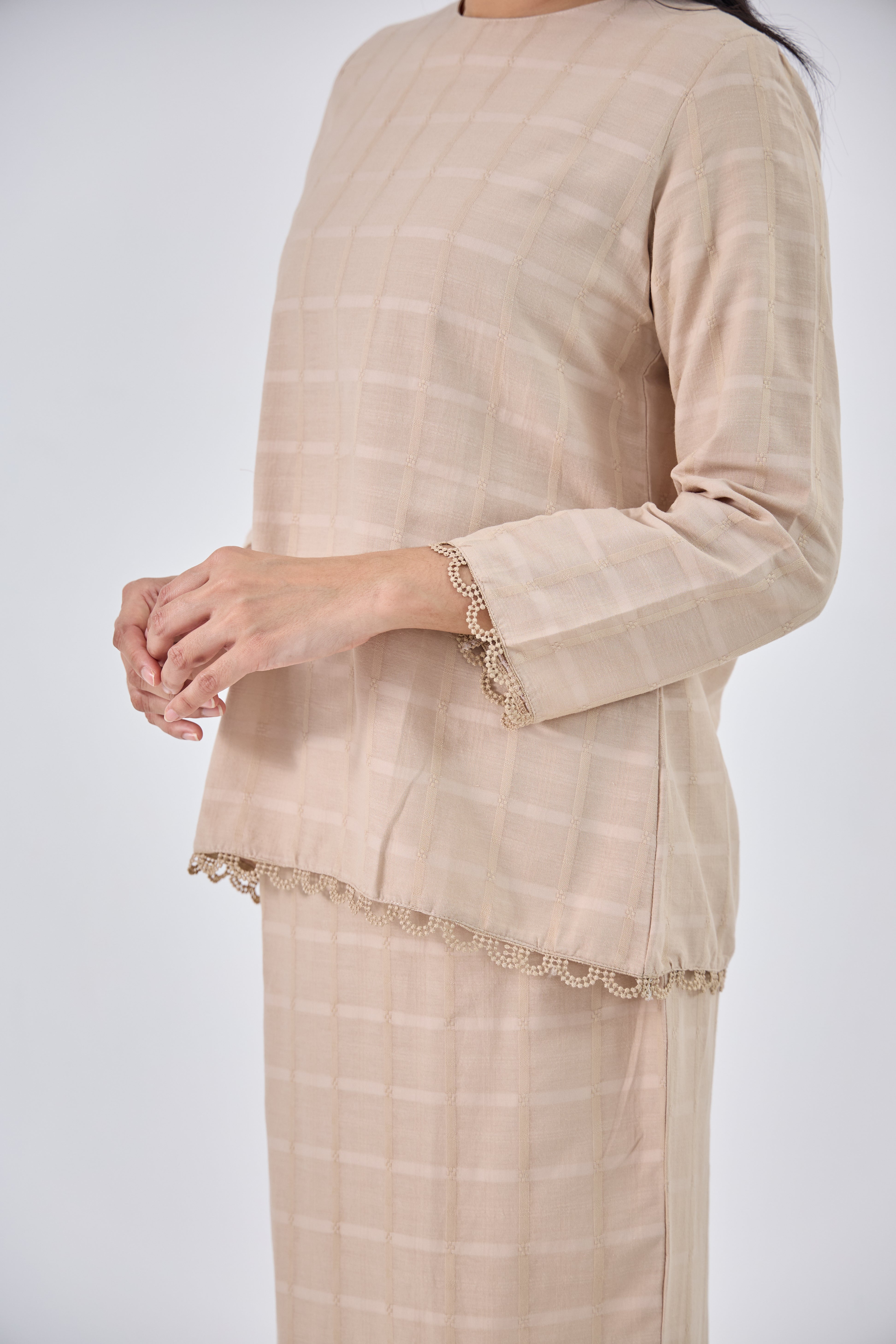 Mutiara in Brown
