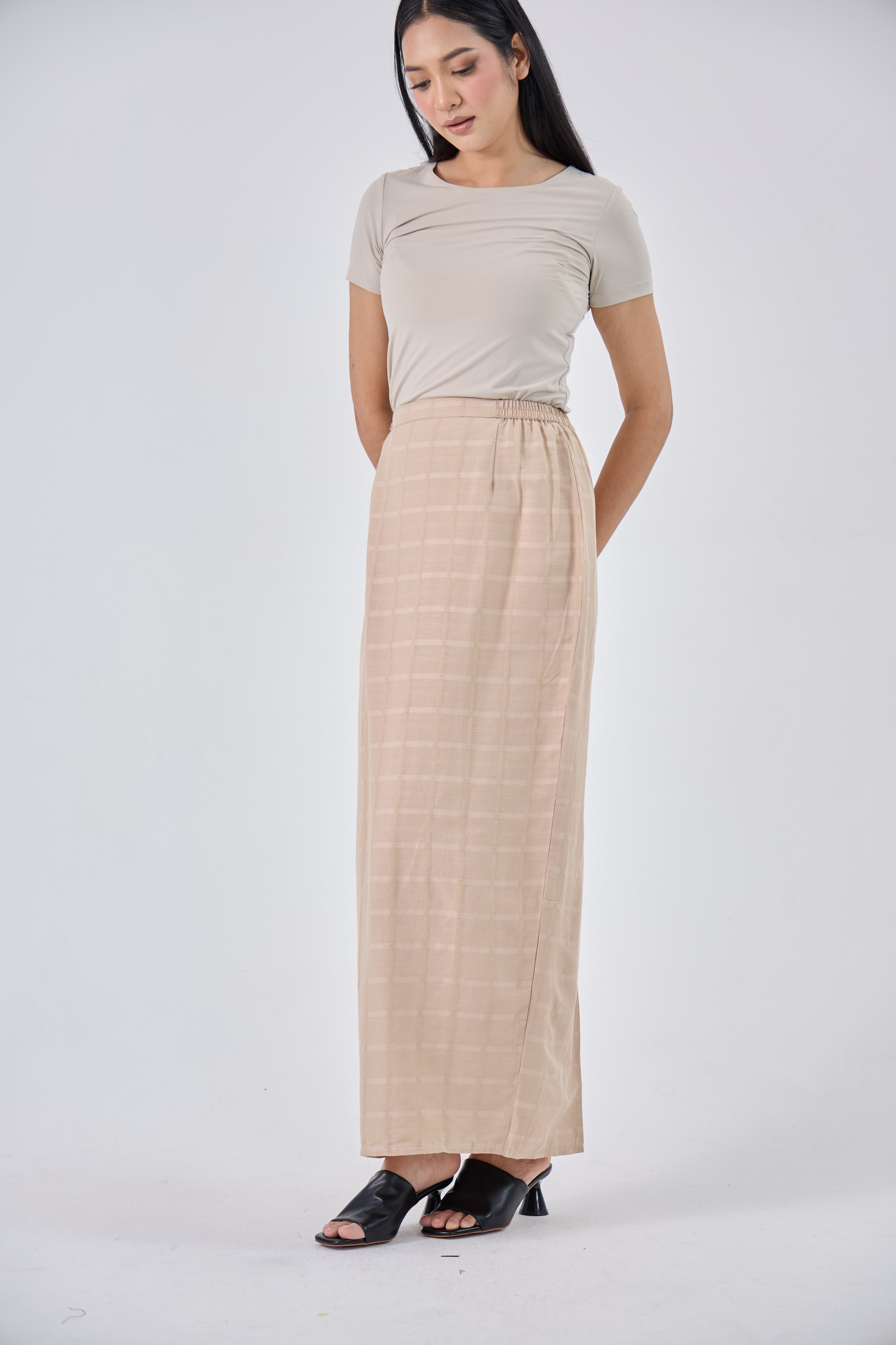 Mutiara in Brown