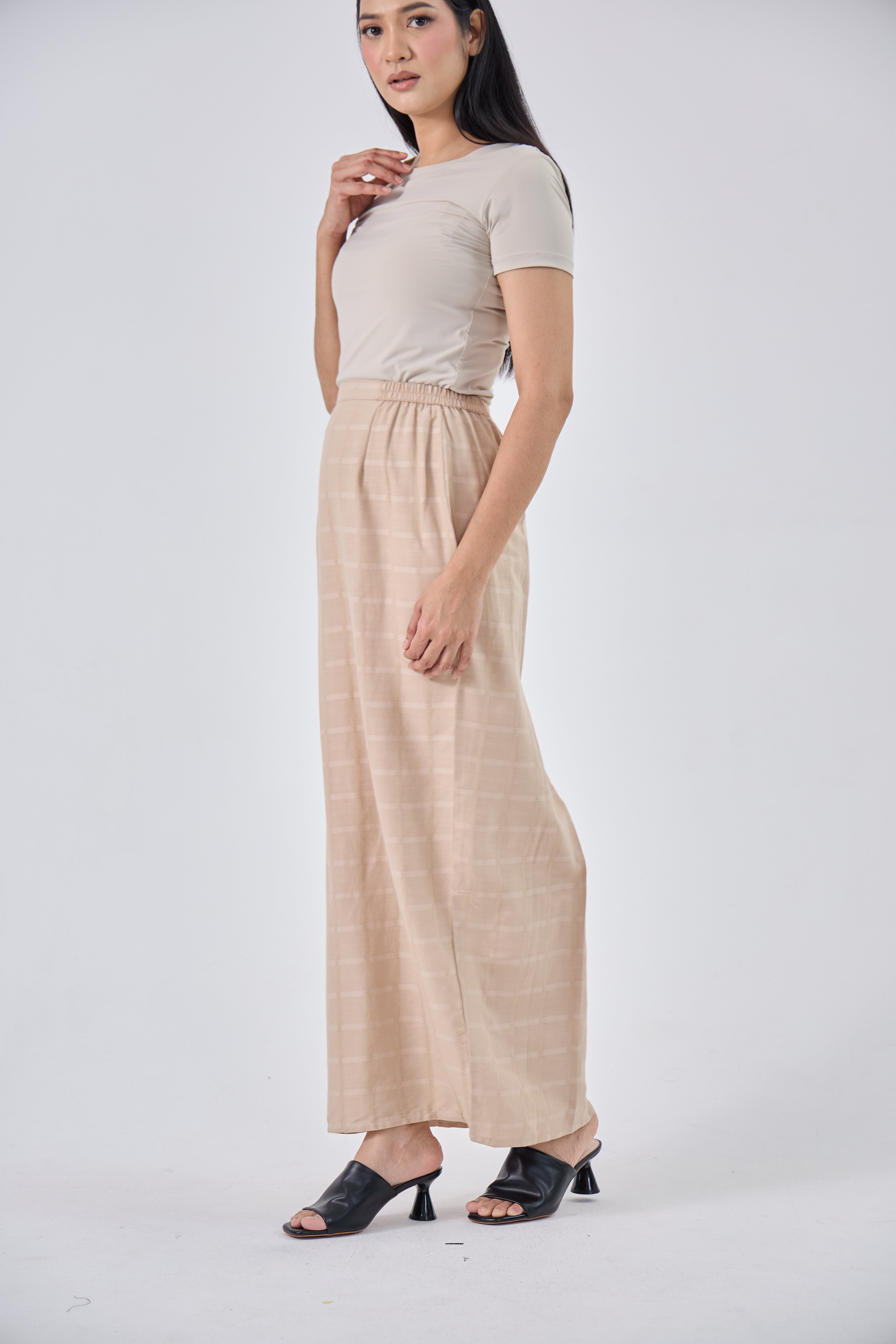 Mutiara in Brown