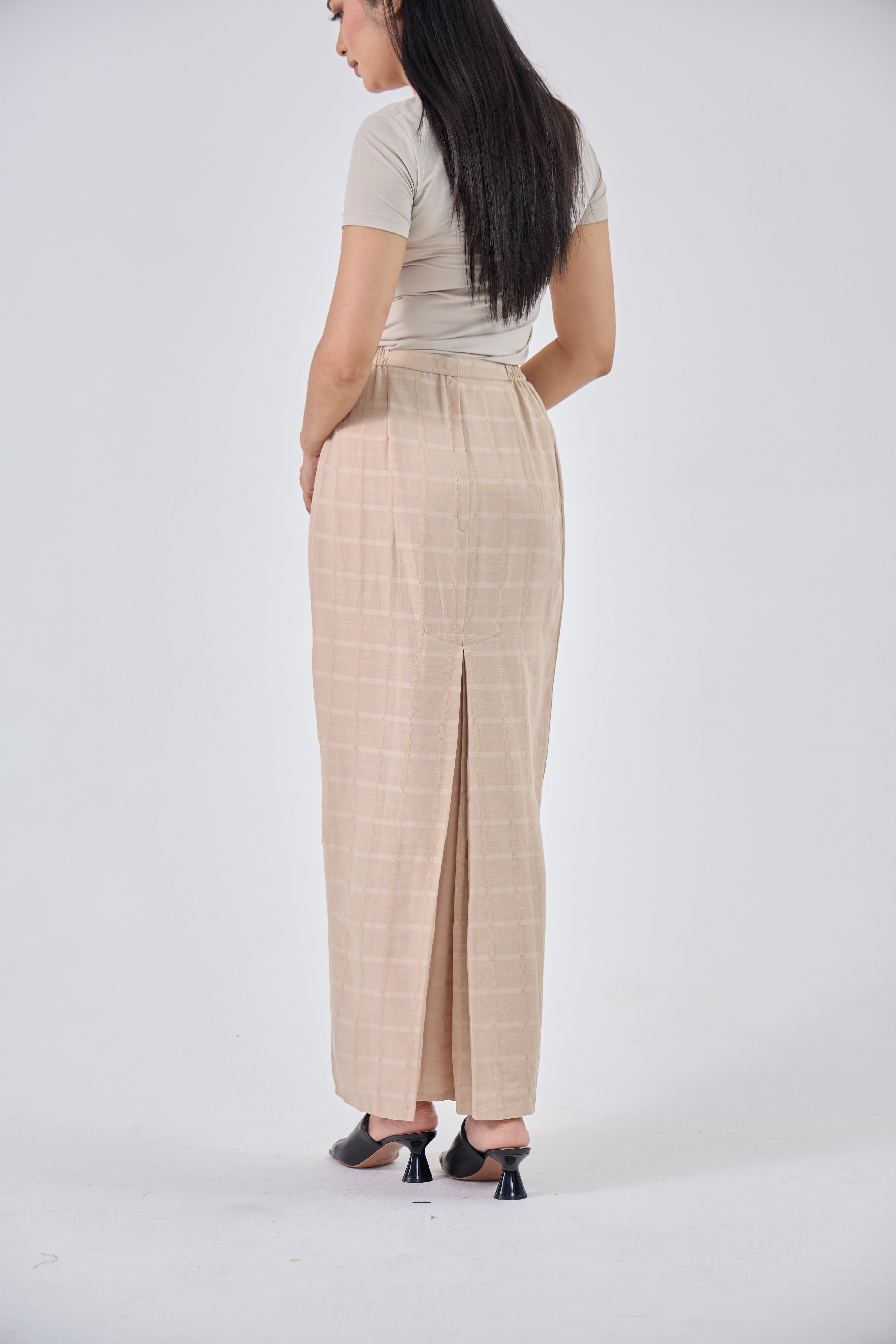Mutiara in Brown