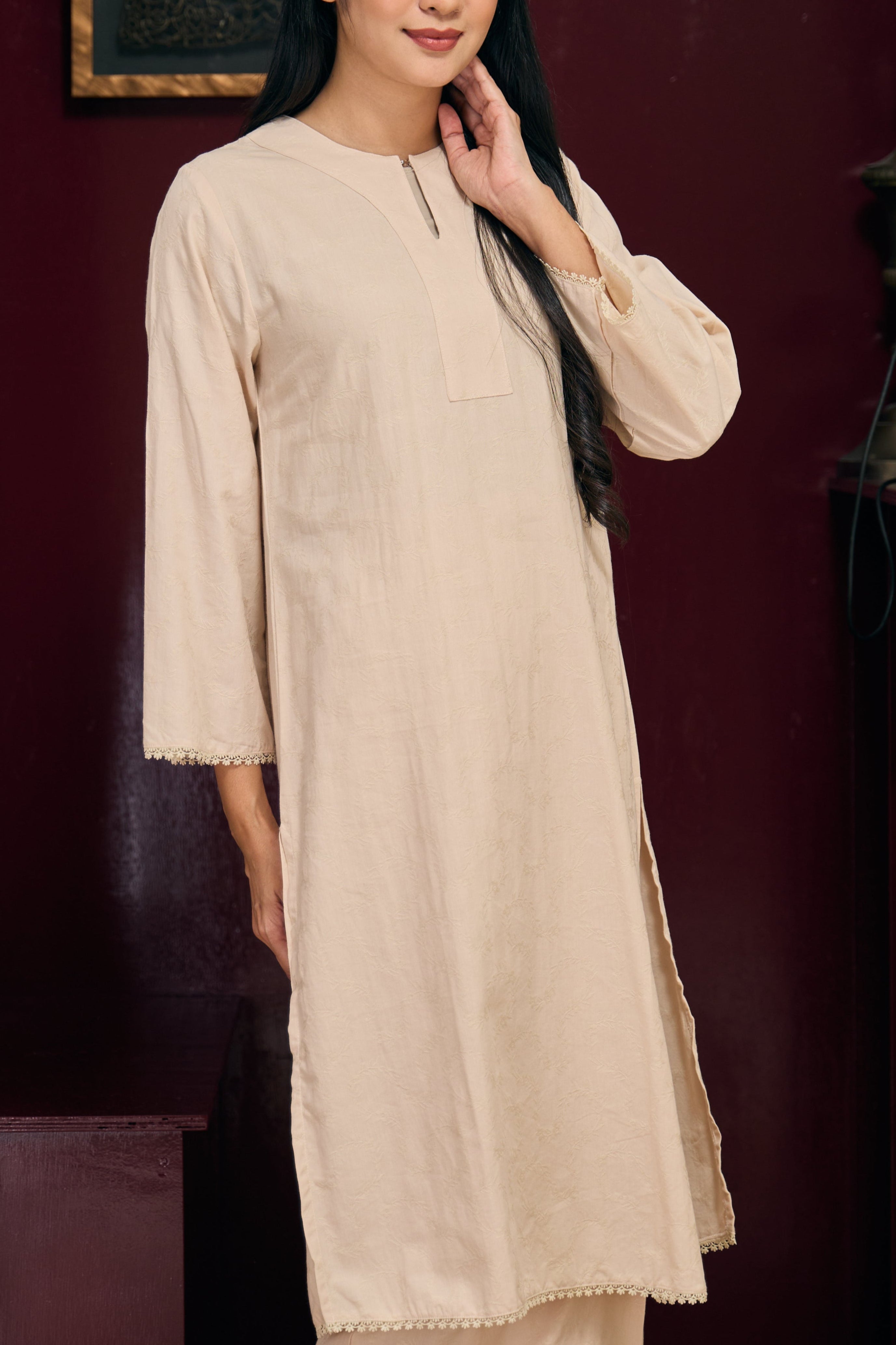 Liana in Cream