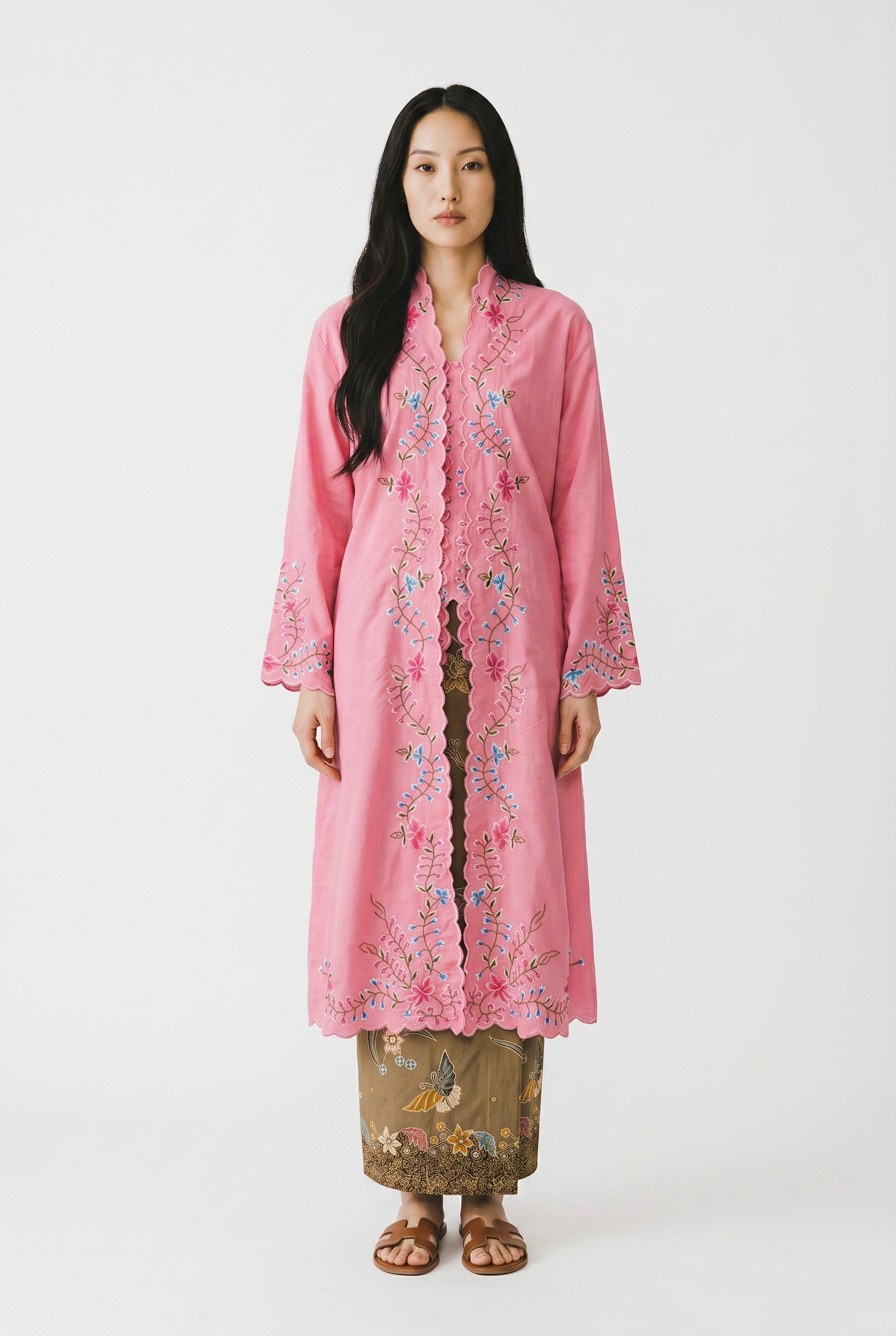Kebaya Sulam Labuh in Pink