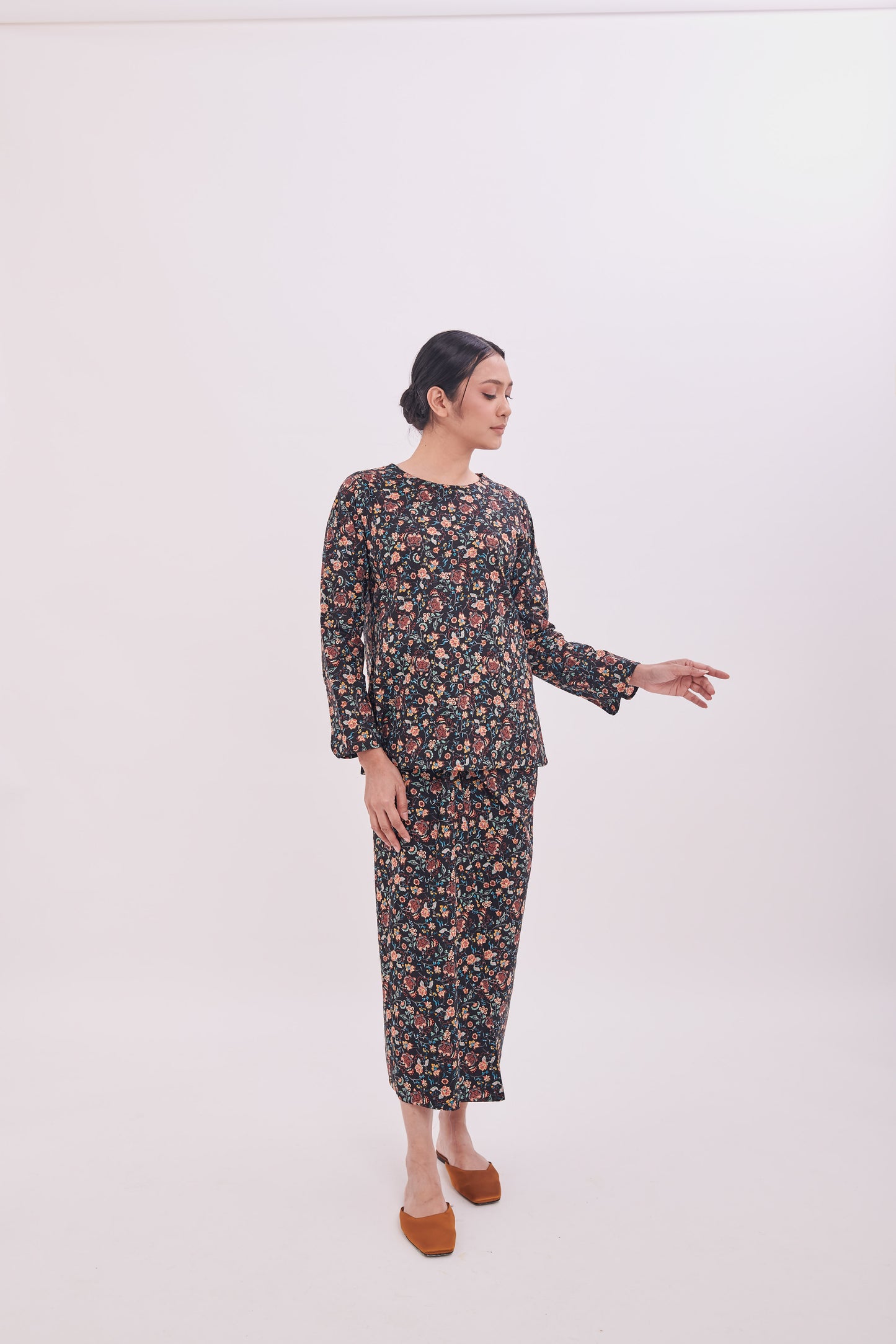 Jalwa Top in Black