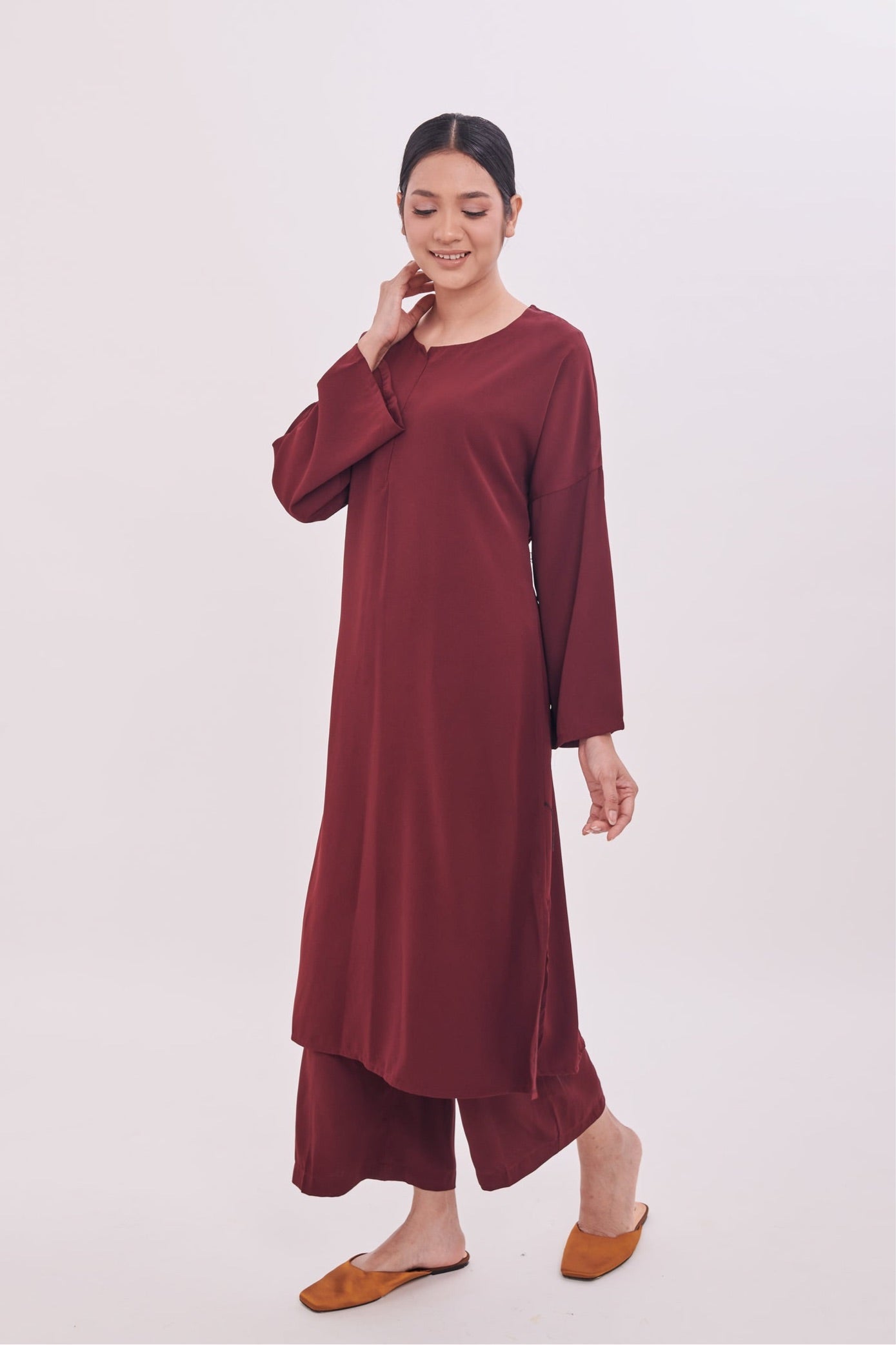 Edza Tunic Top in Maroon