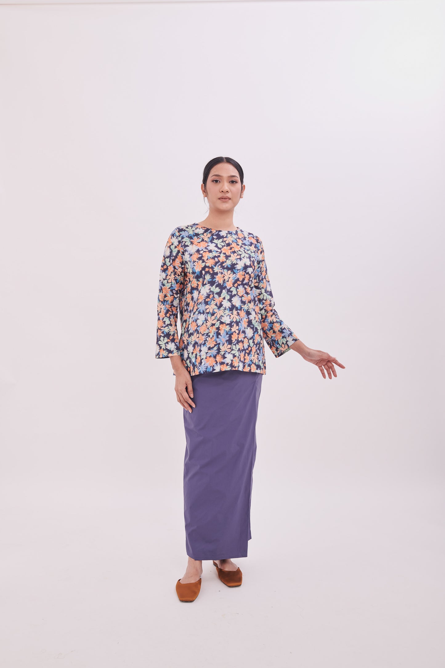 Jasmin Top in Dark Blue