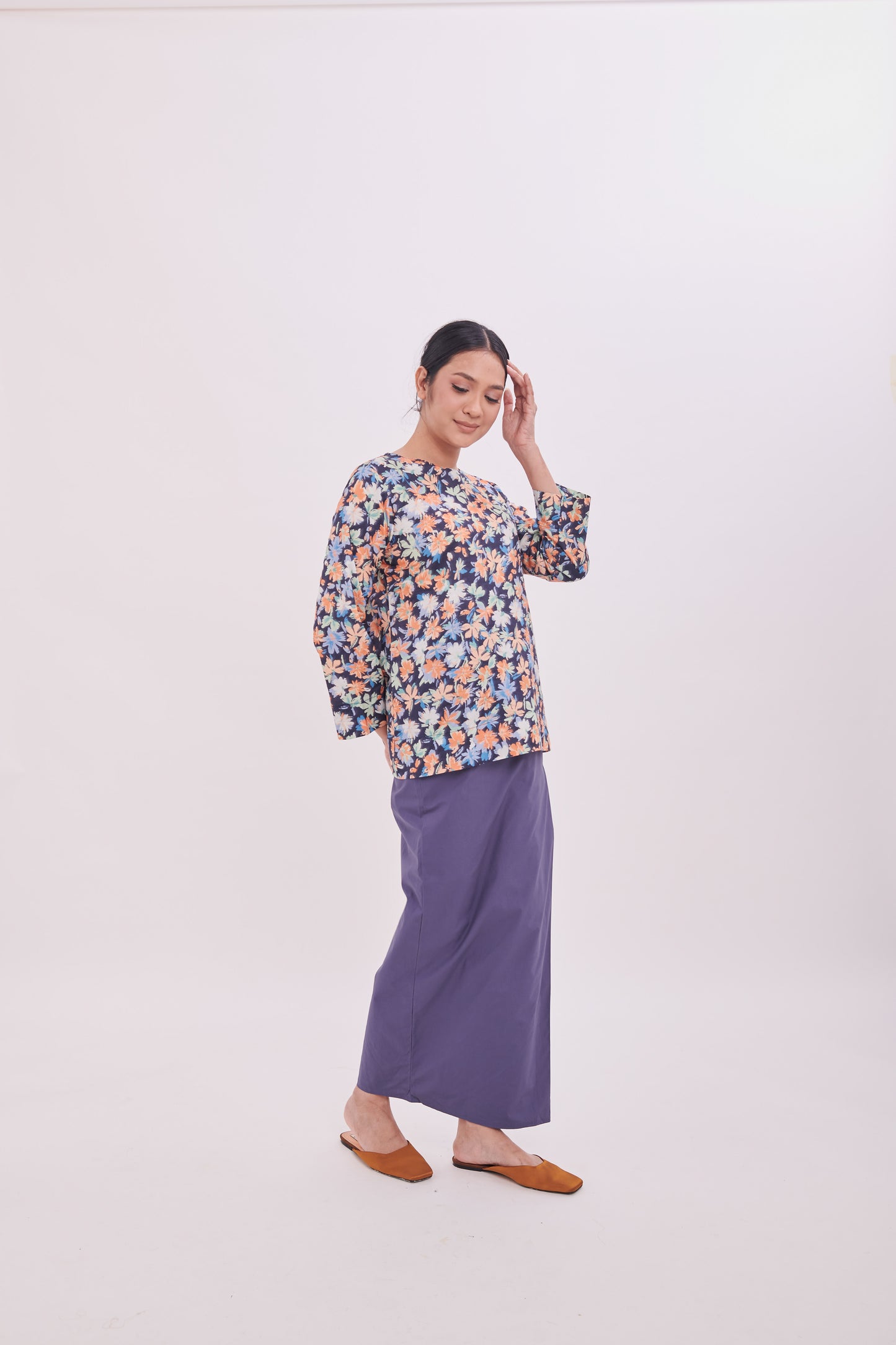 Jasmin Top in Dark Blue
