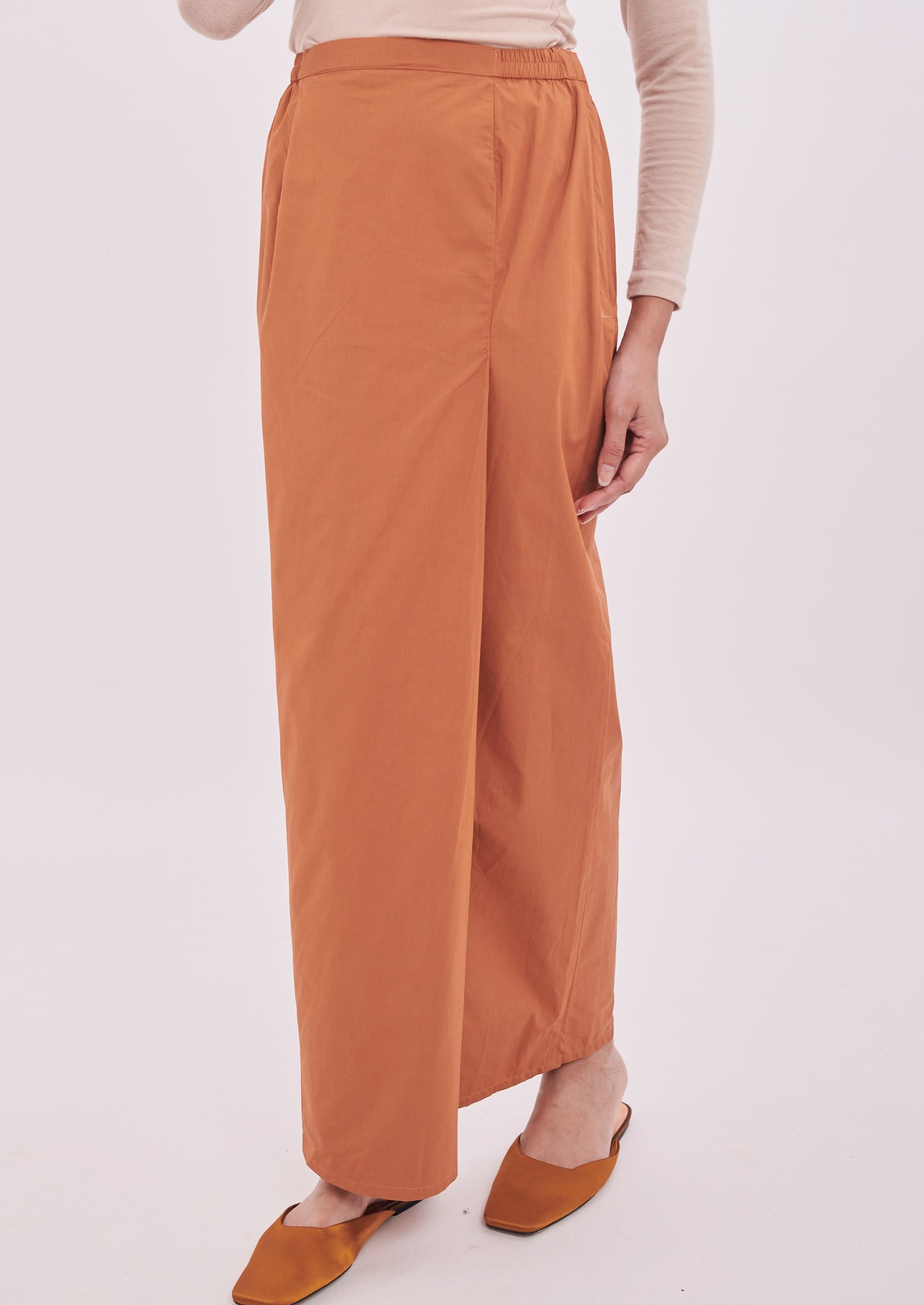 Nabilah Sarung in Brown