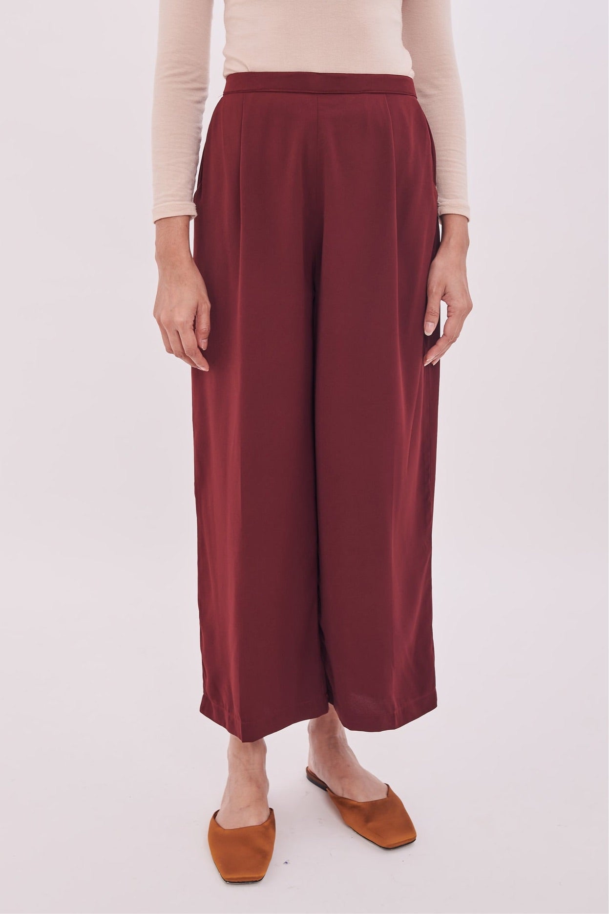Edza Palazzo in Maroon