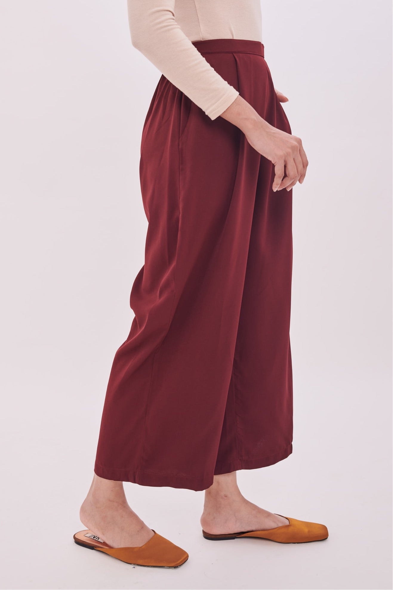 Edza Palazzo in Maroon