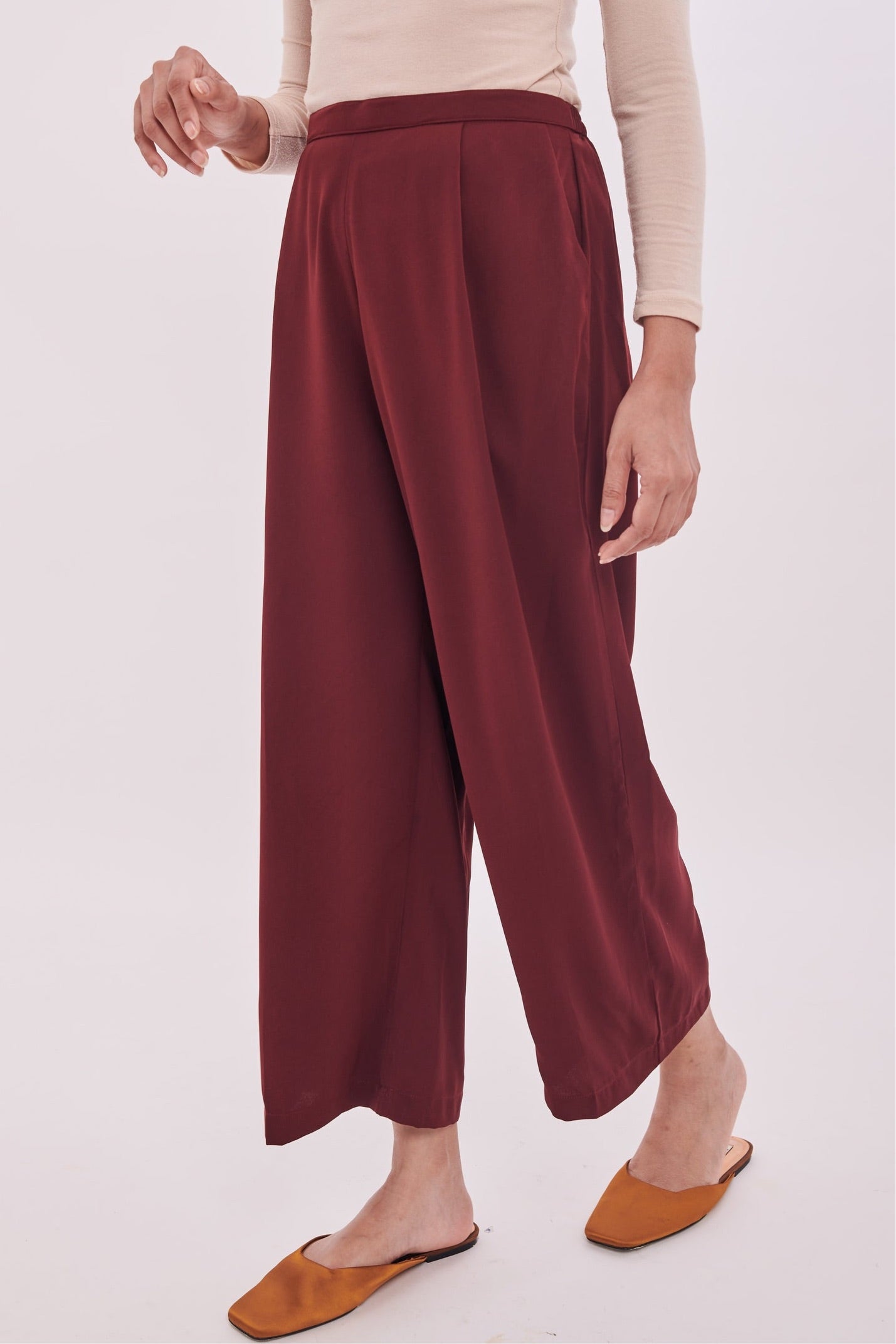 Edza Palazzo in Maroon