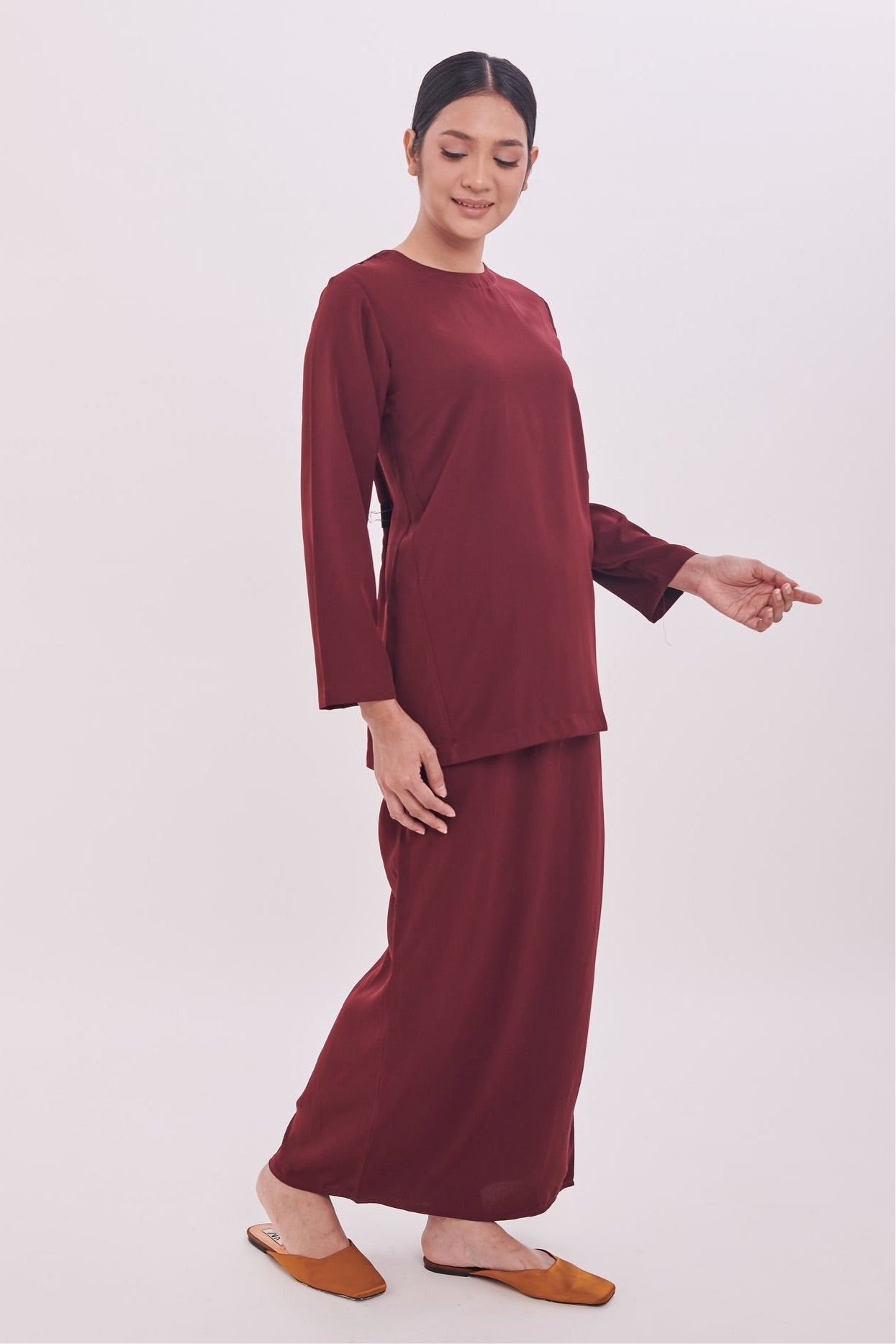 Edza Blouse in Maroon