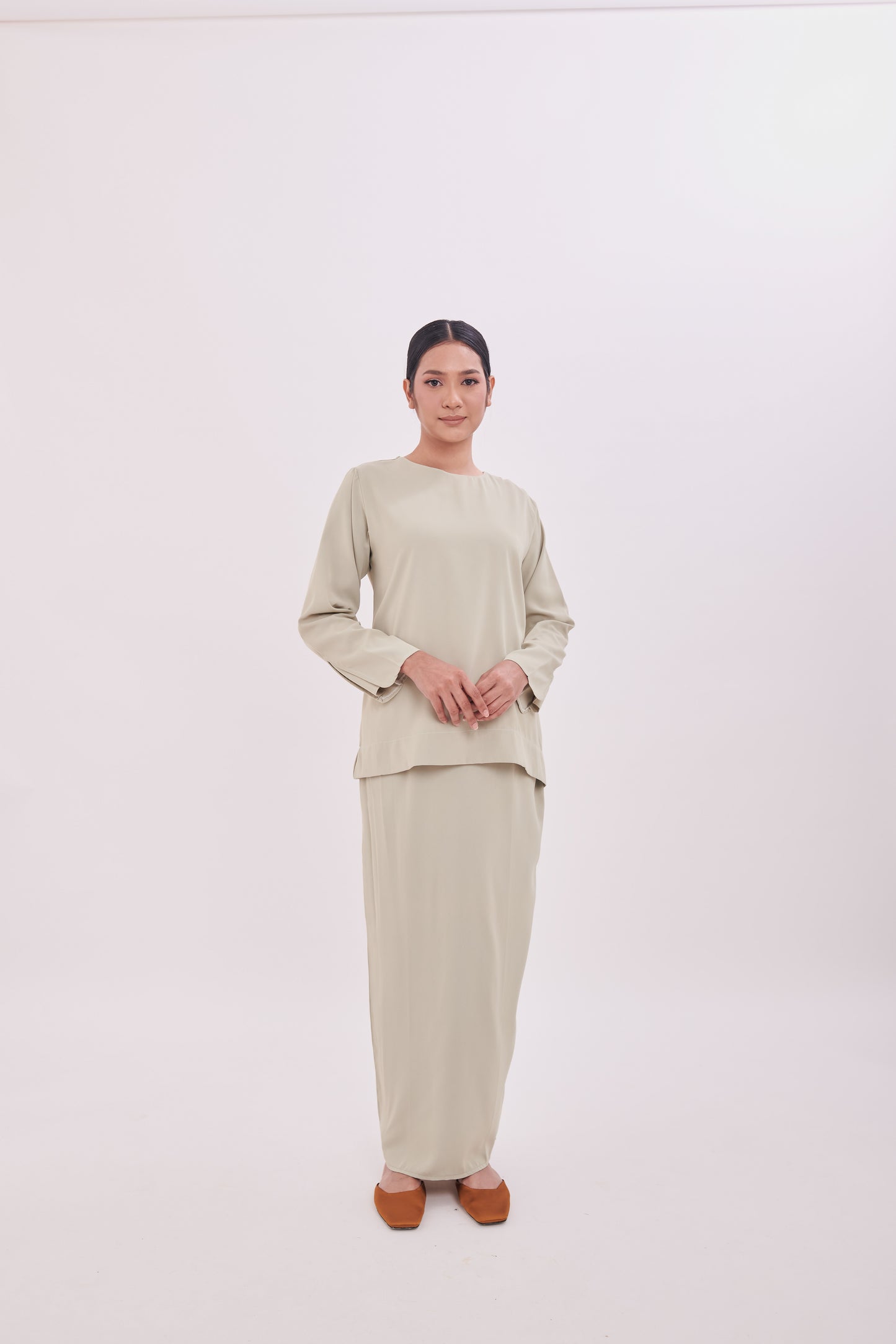 Edza Scallop Top in Sage