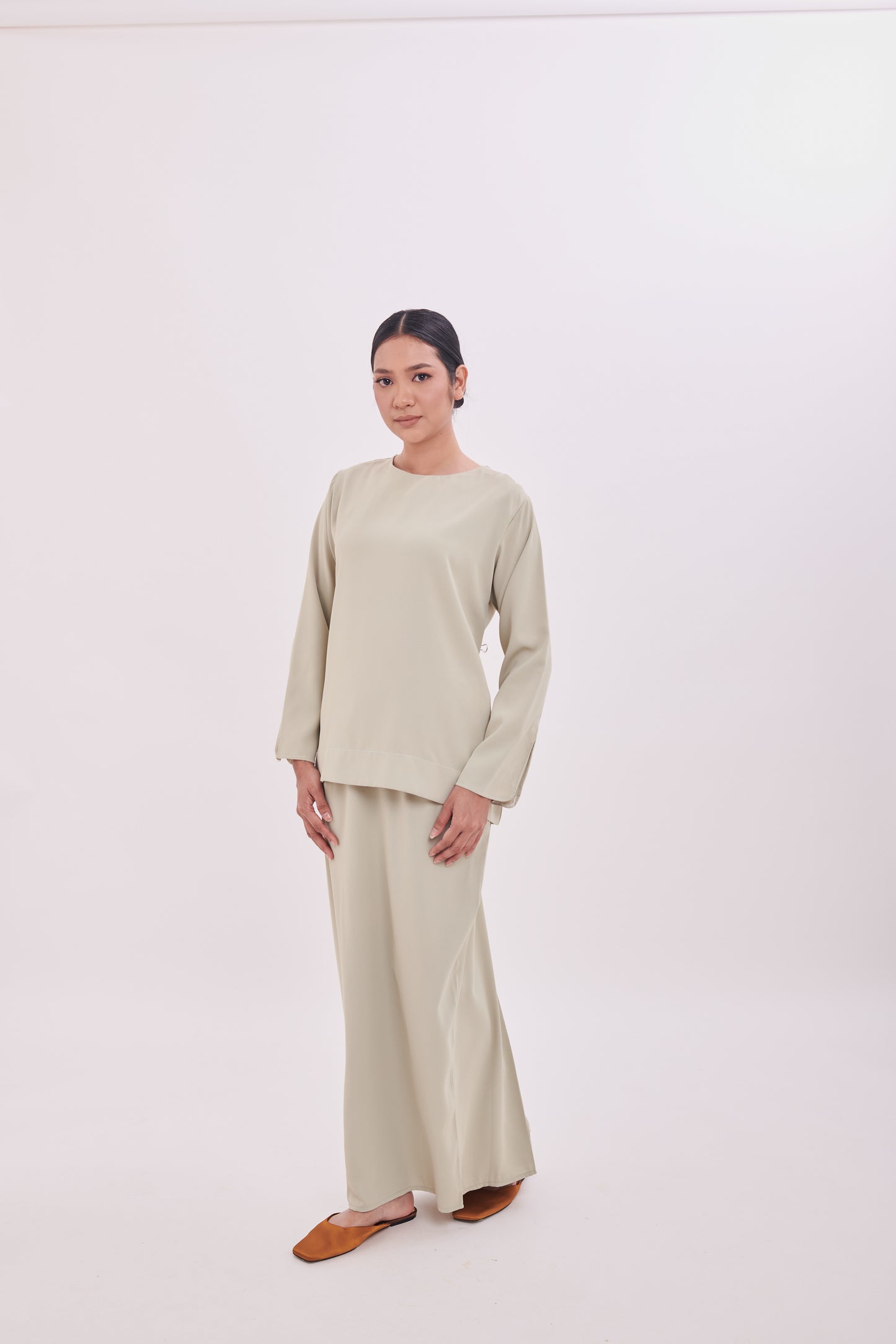Edza Scallop Top in Sage