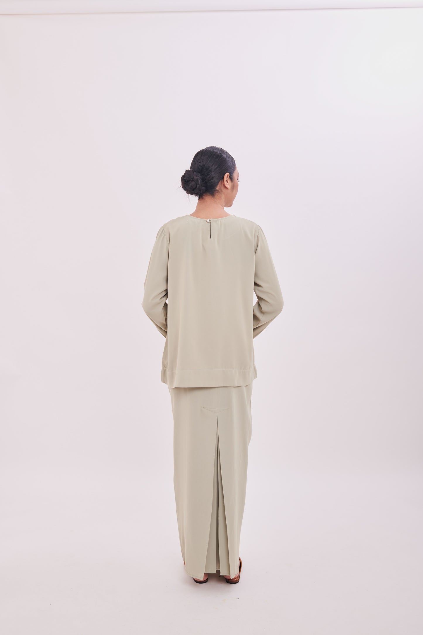 Edza Scallop Top in Sage