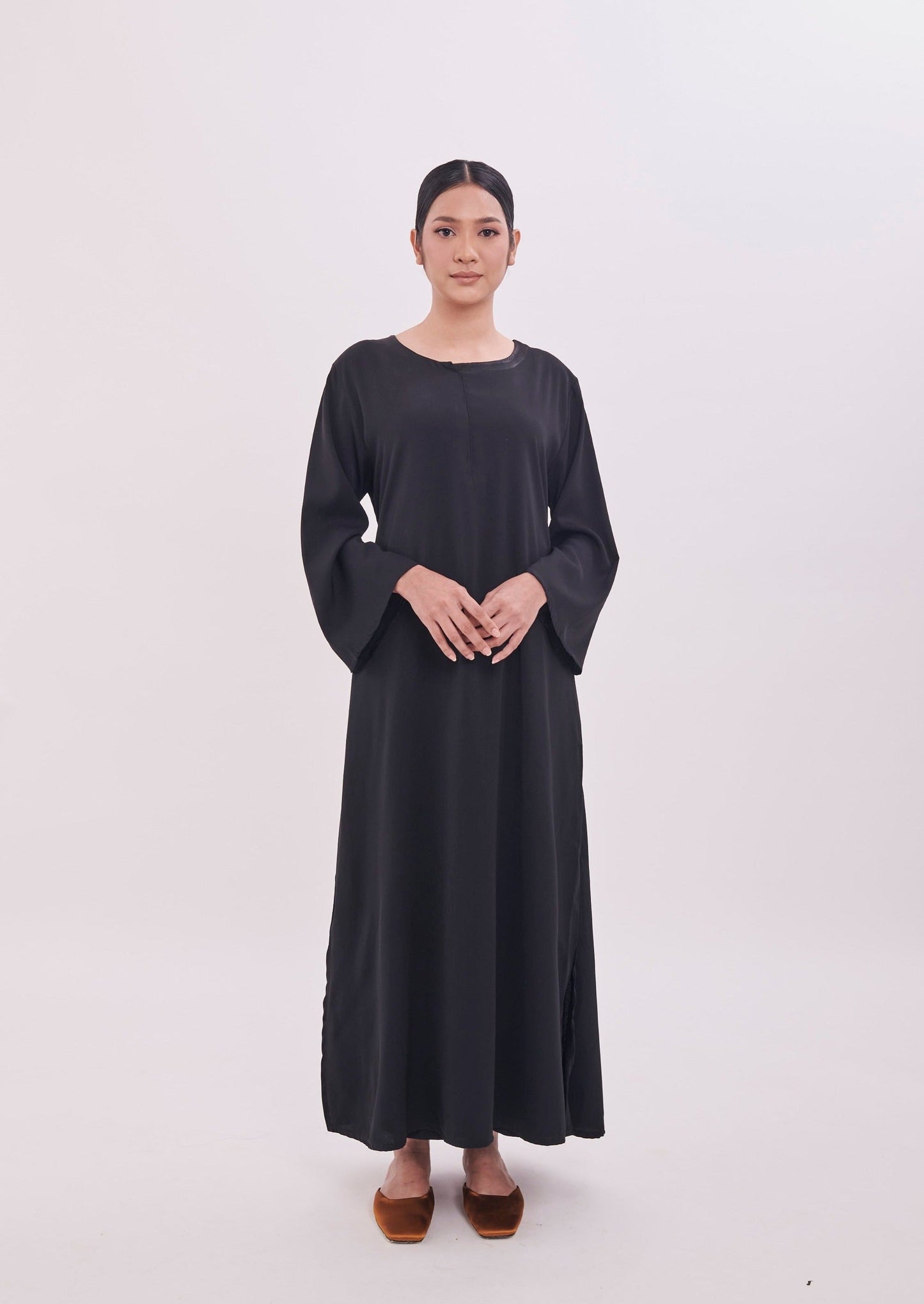 Edza Maxi Dress in Black