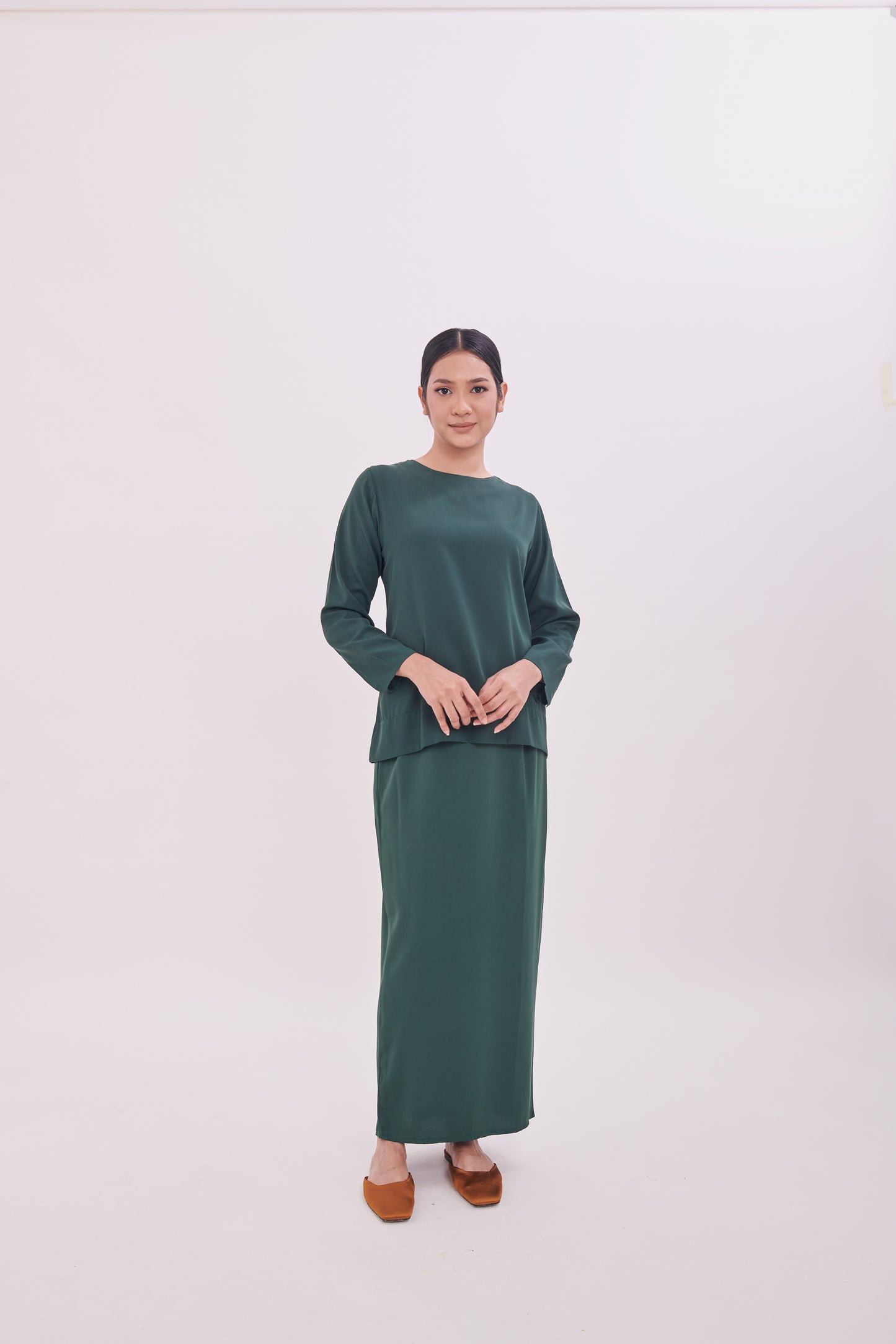 Edza Scallop Top in Green