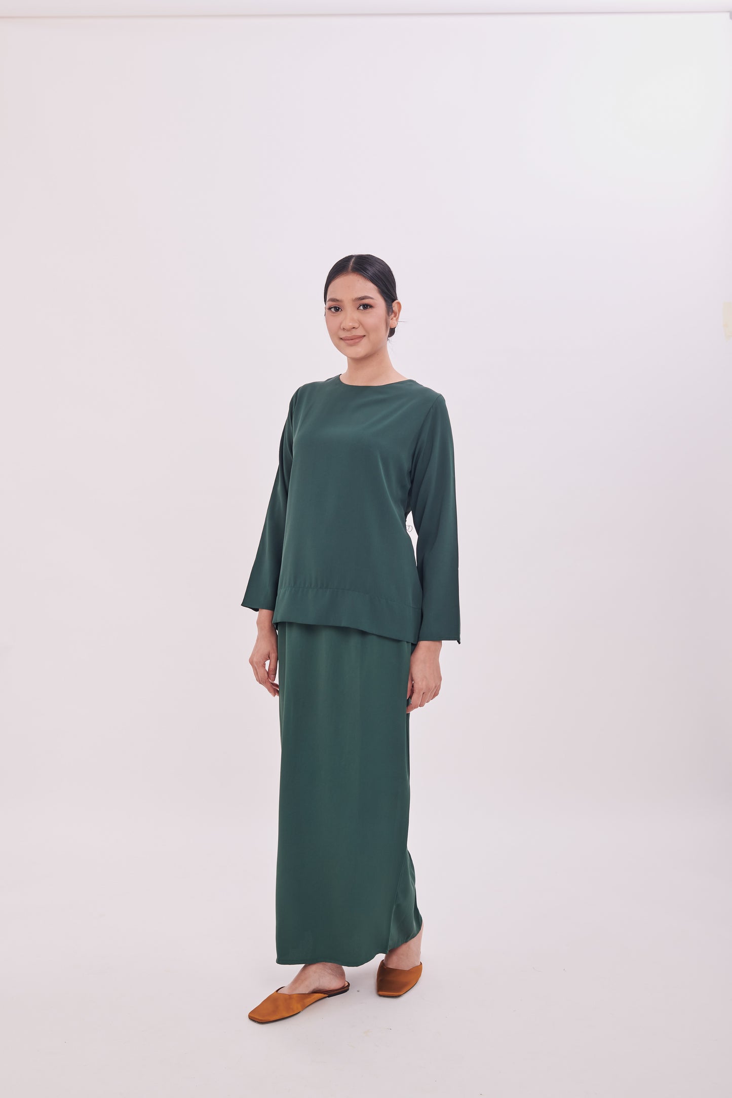 Edza Scallop Top in Green