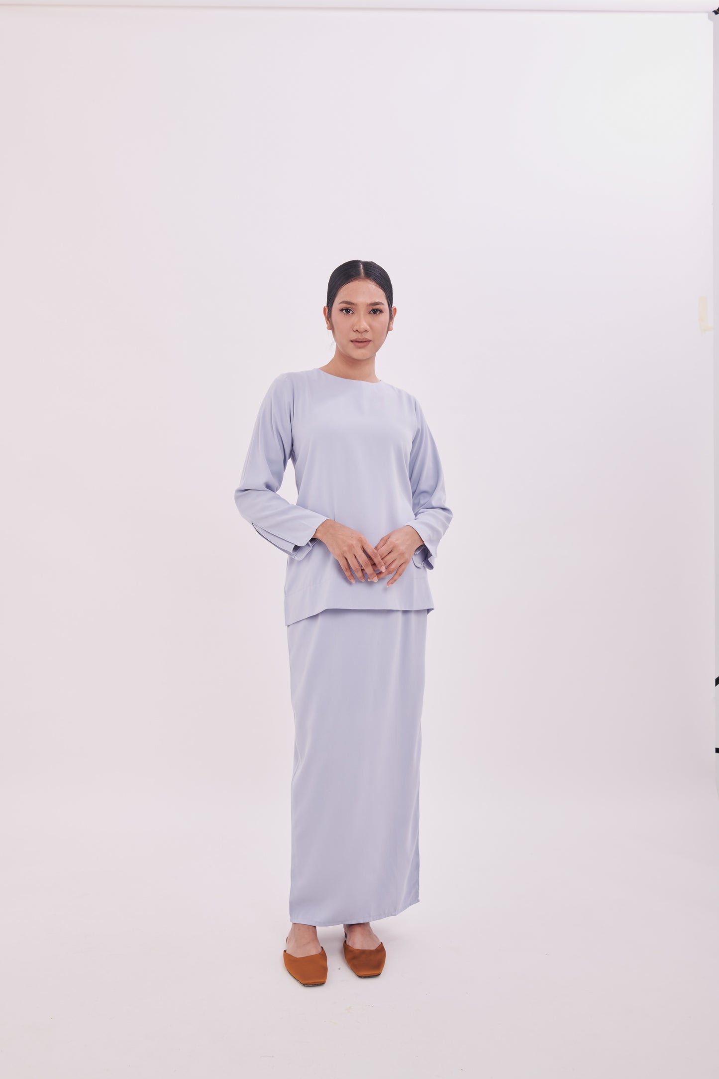 Edza Scallop Top in Grey
