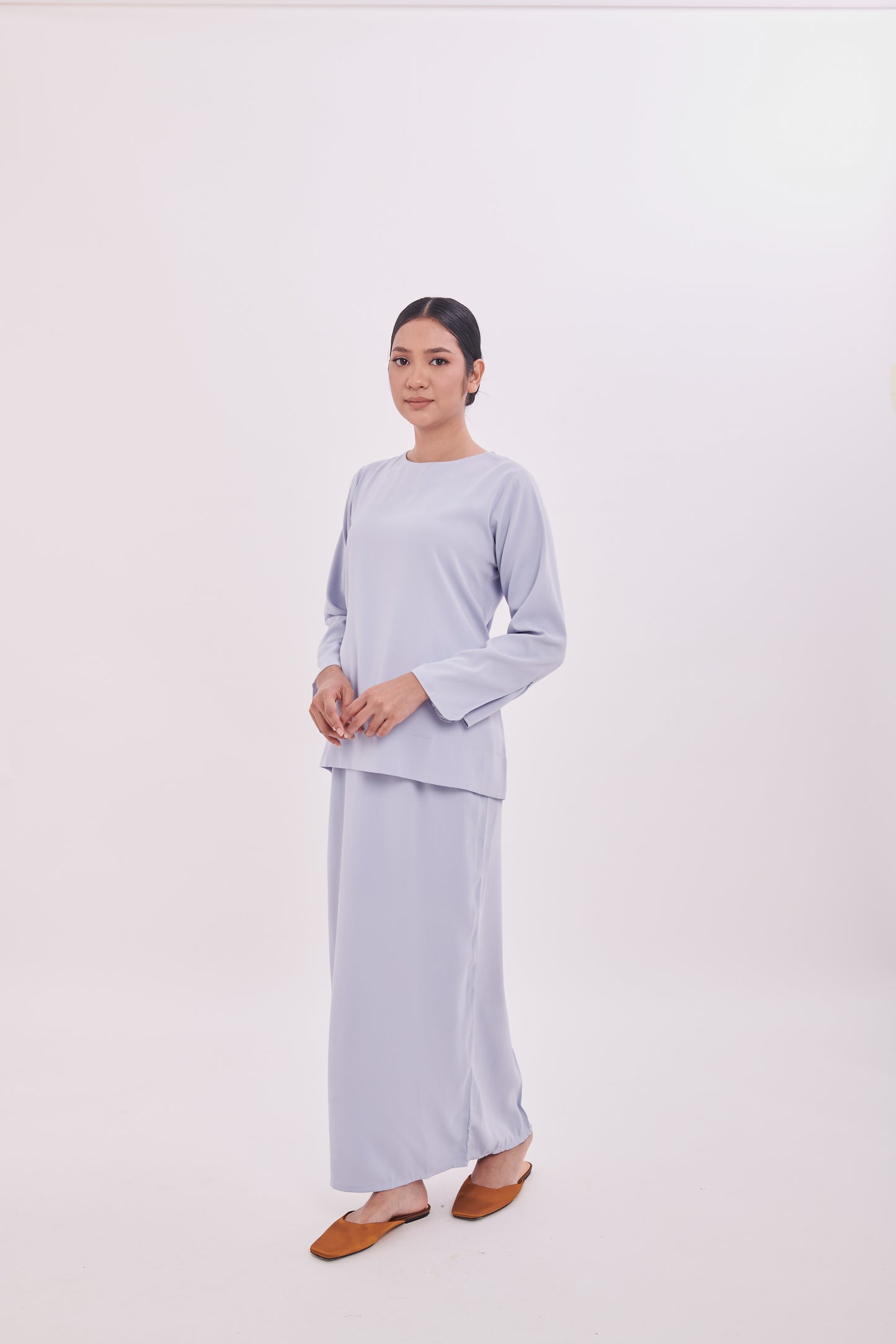 Edza Scallop Top in Grey