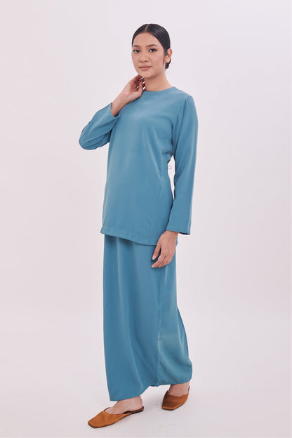 Edza Blouse in Turquoise