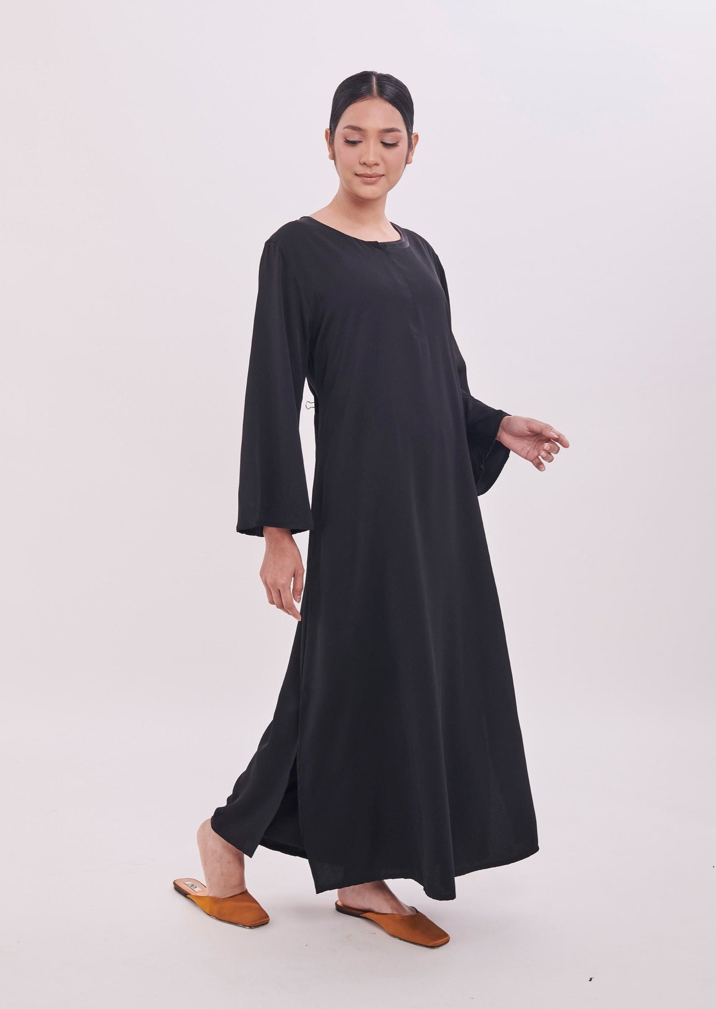 Edza Maxi Dress in Black