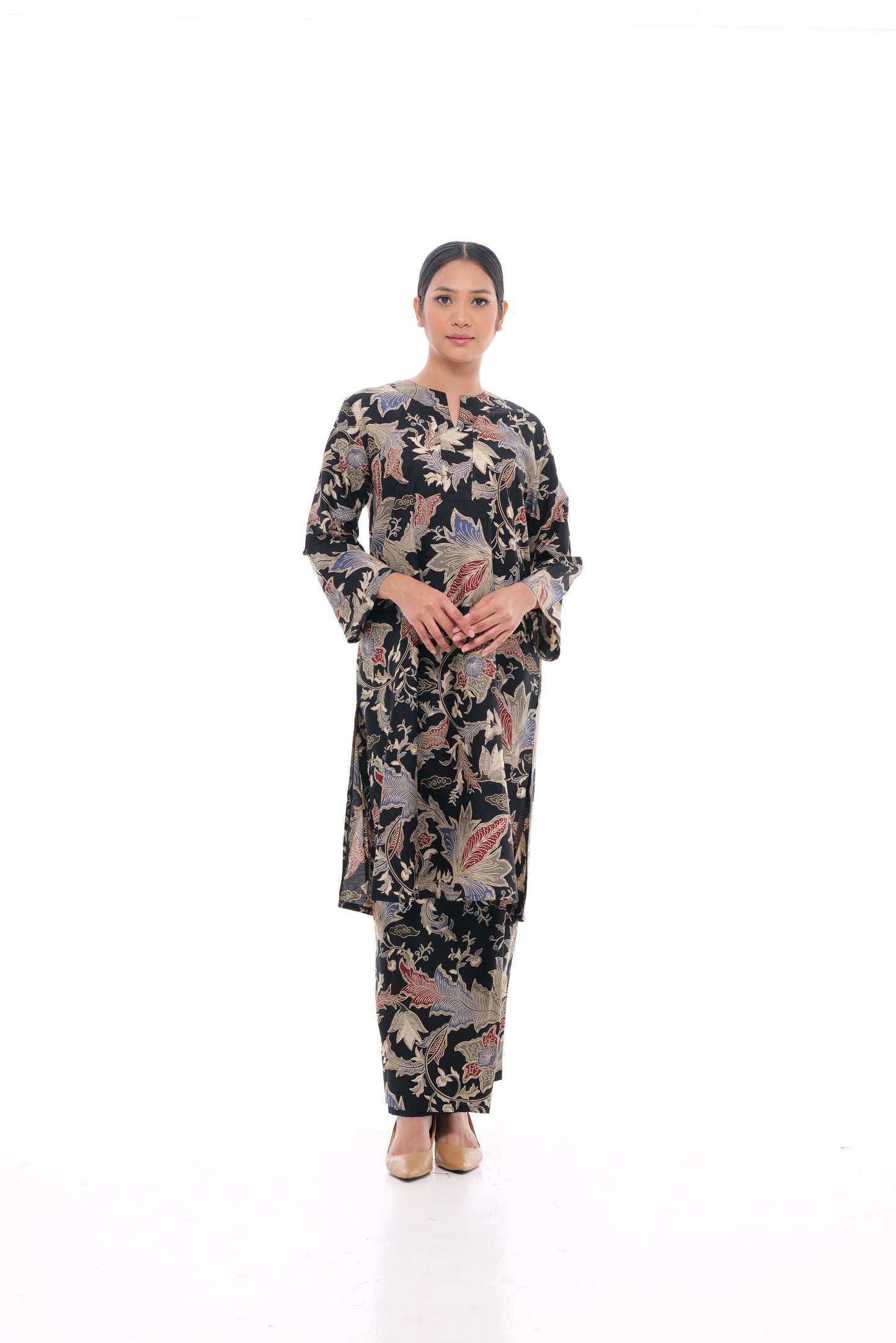 Jalilah Tunic in Black