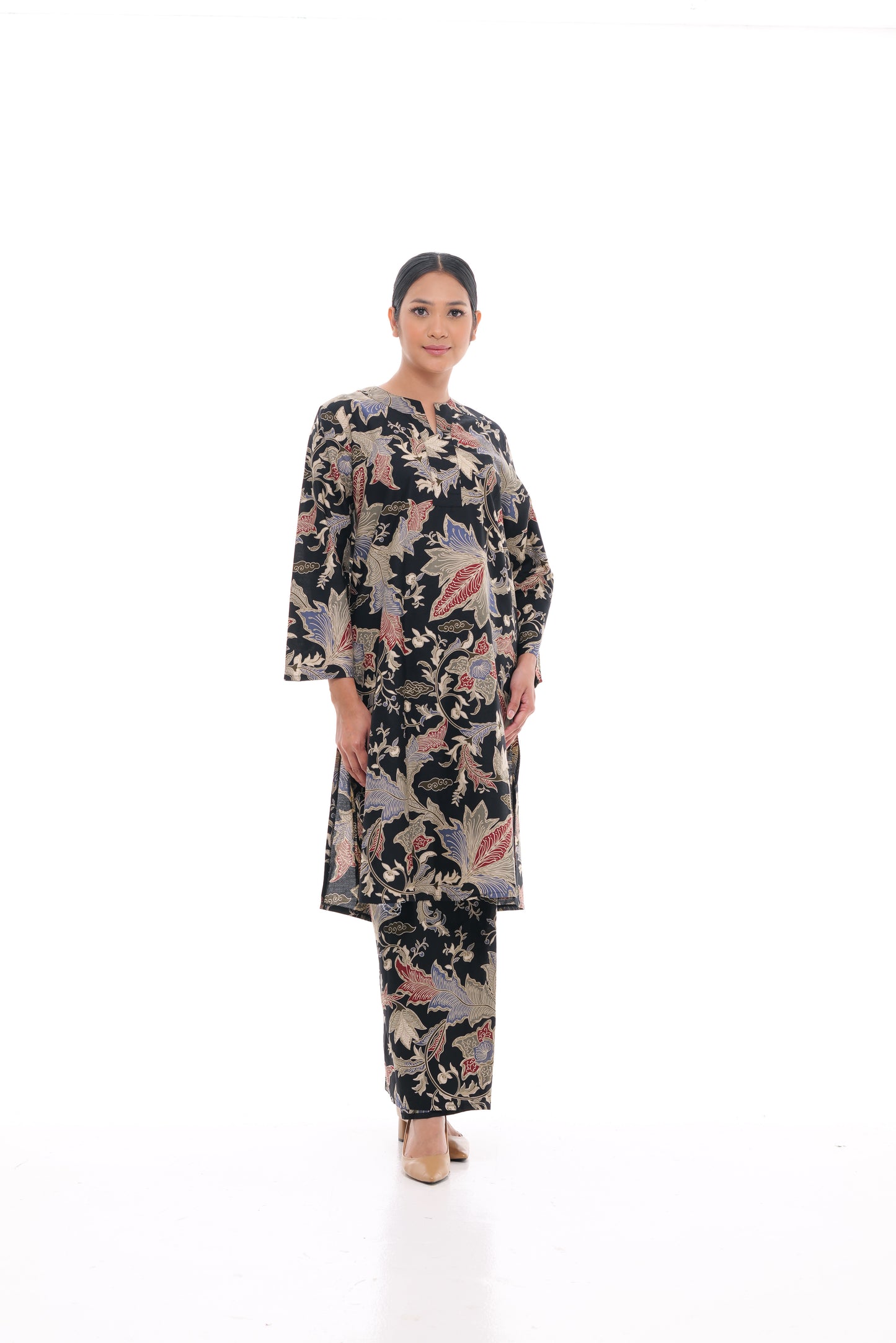 Jalilah Tunic in Black